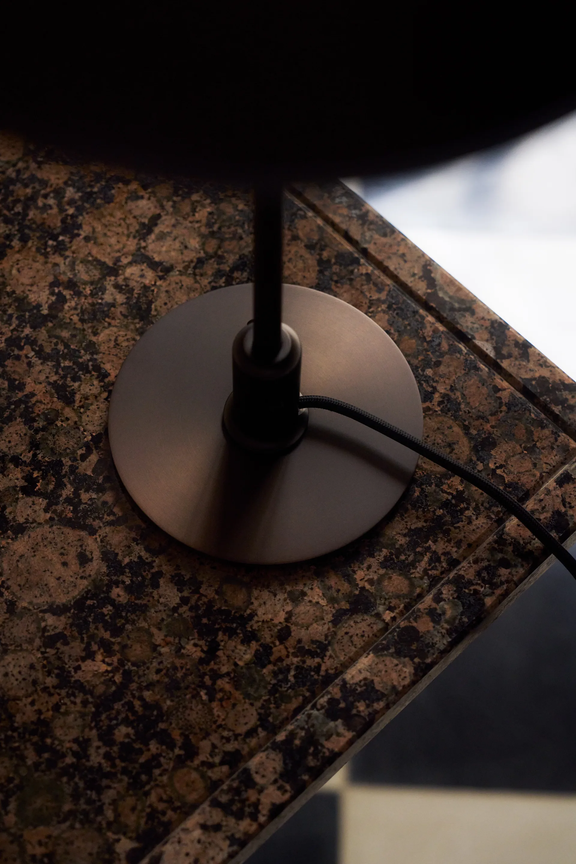 PH 3/2 Luna bordslampa, Aged brass-opalglas Louis Poulsen