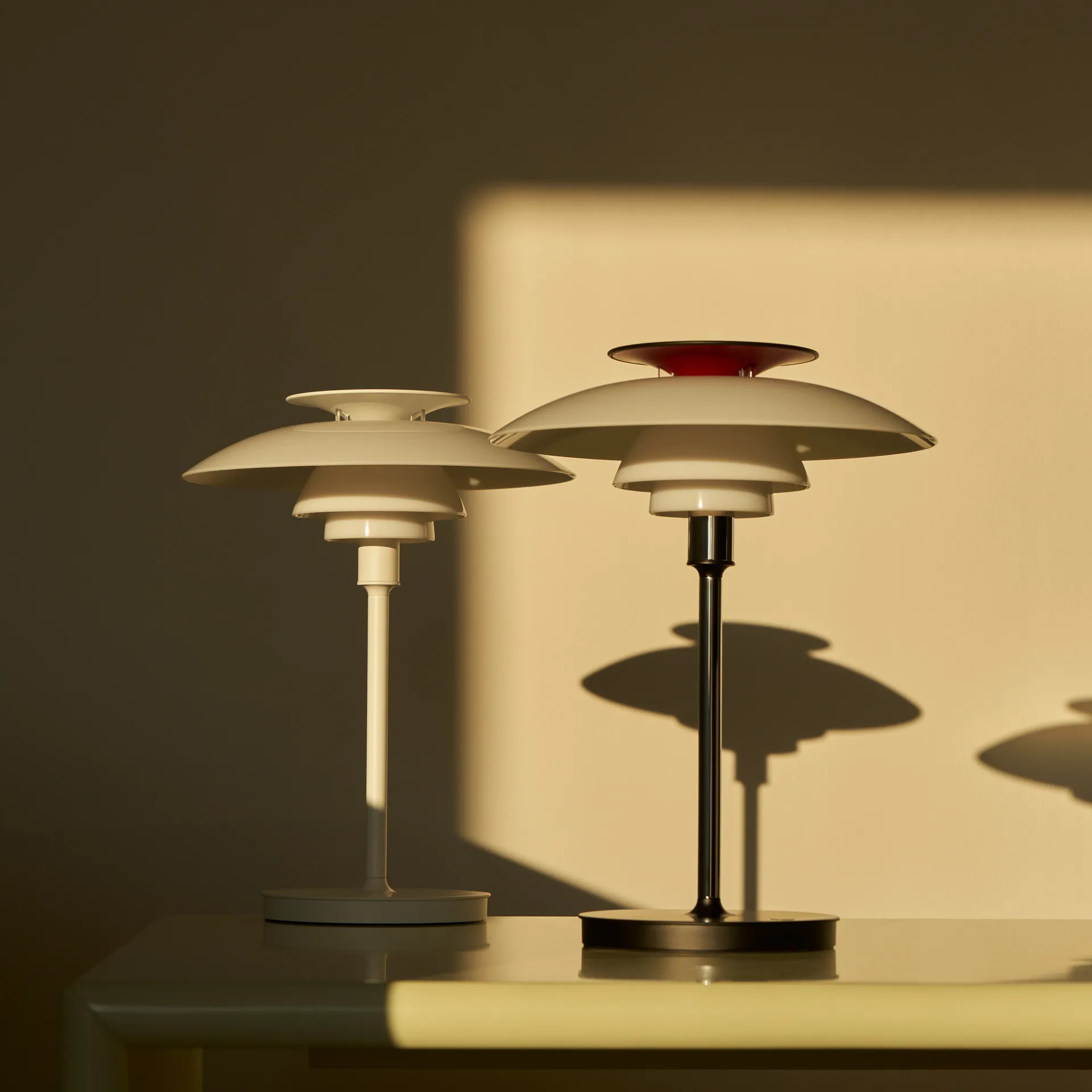 PH 80 portabel bordslampa, Vit opal, krompläterad Louis Poulsen