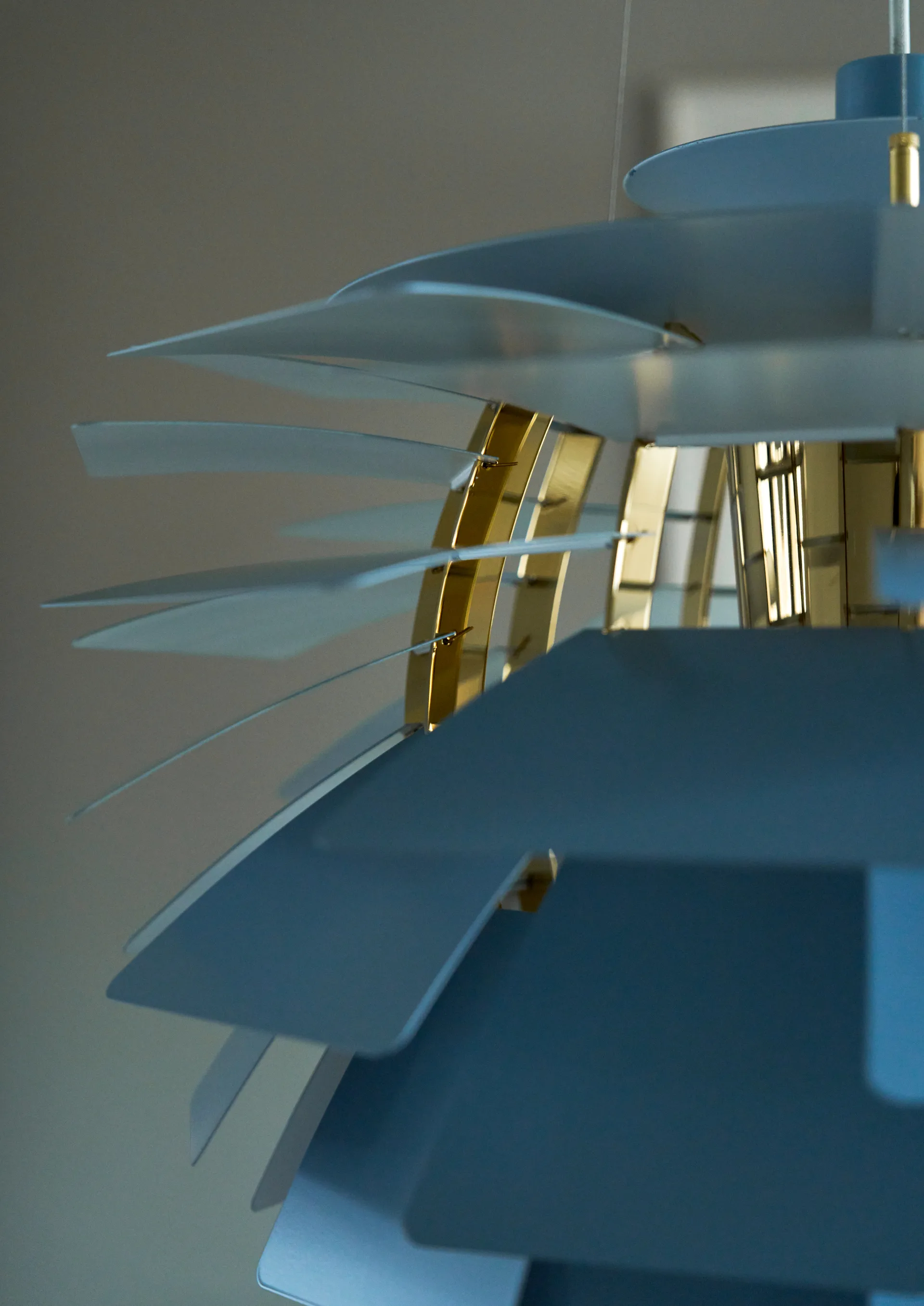 PH Artichoke pendel Ø60 cm, Dusty blue-brass metallised Louis Poulsen