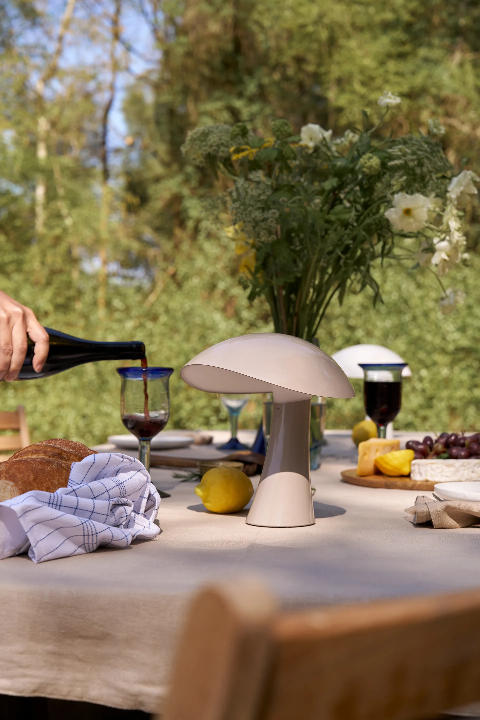 Rumee 220 portabel bordslampa, Earth Grey Louis Poulsen