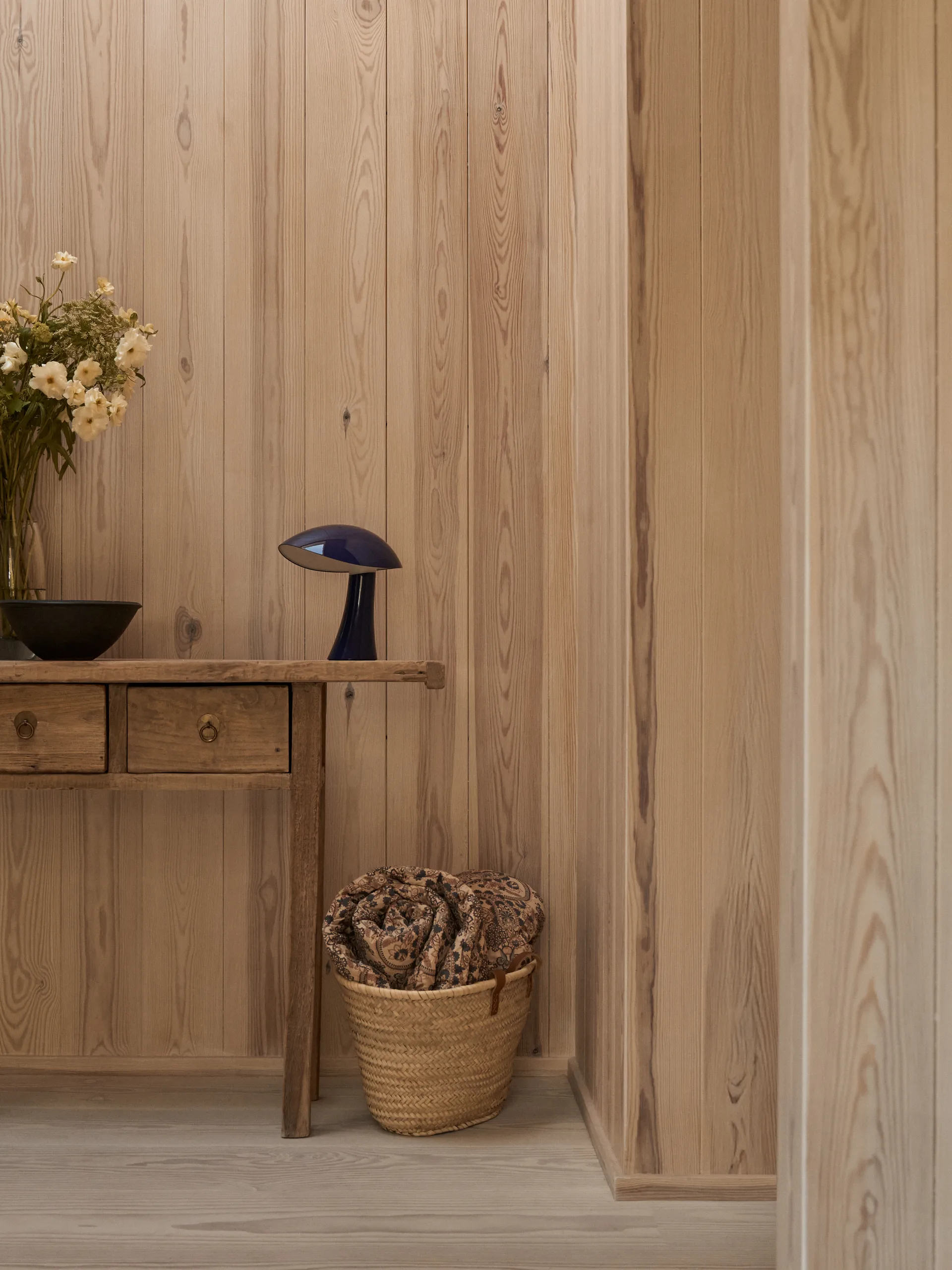 Rumee 220 portabel bordslampa, Night Blue Louis Poulsen