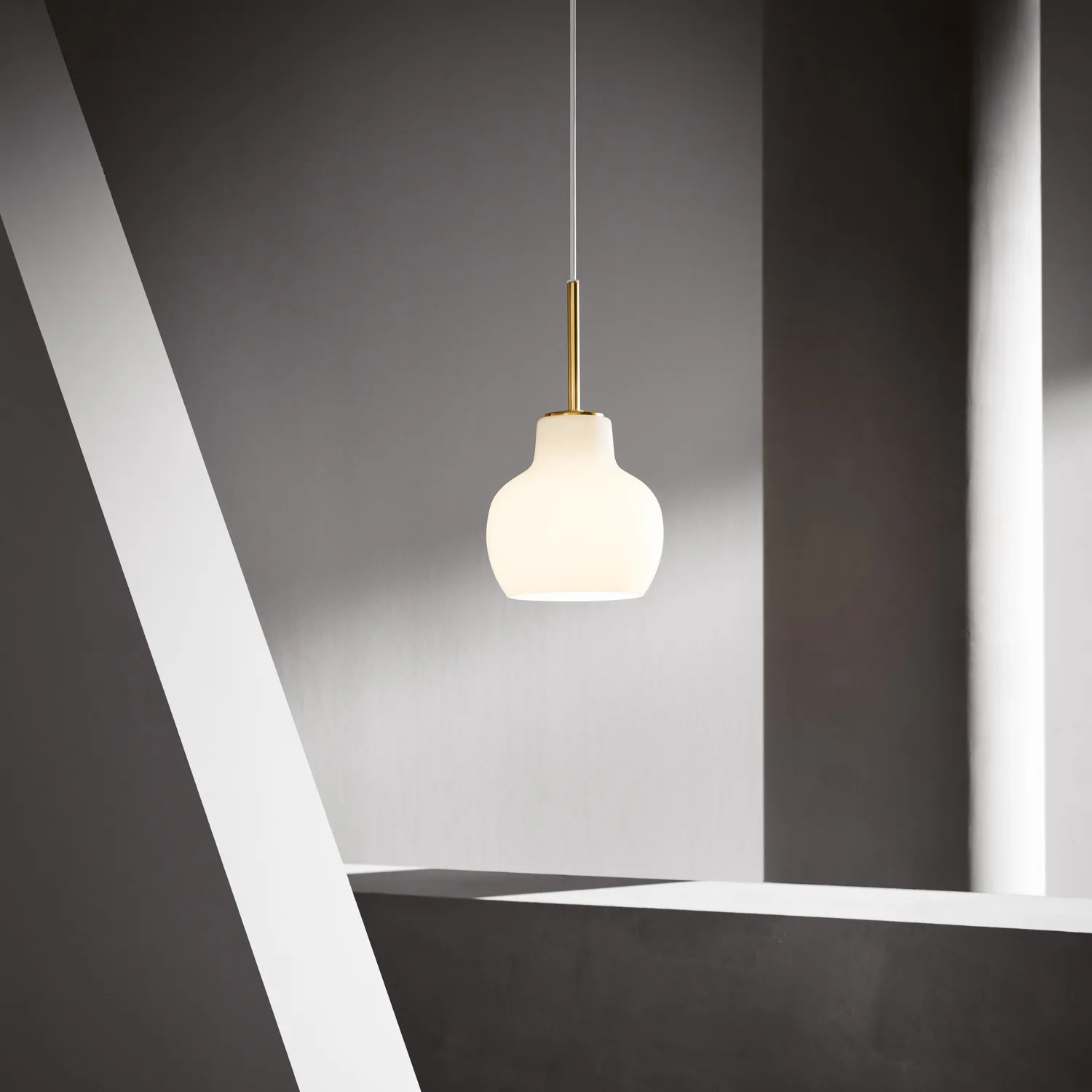 VL Ring Crown 1 pendel, Mässing-opalglas Louis Poulsen