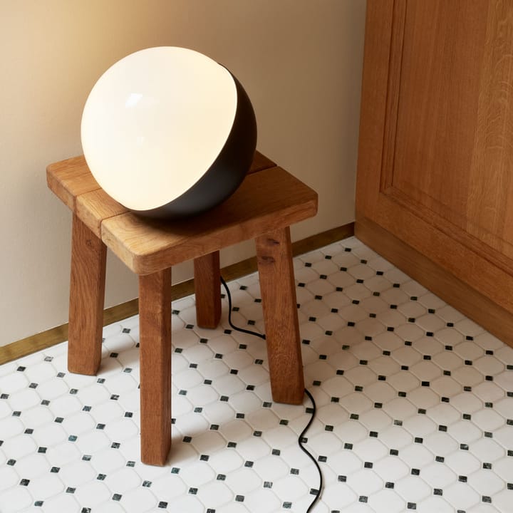 VL Studio bords-/golvlampa Ø32 cm - Svart - Louis Poulsen