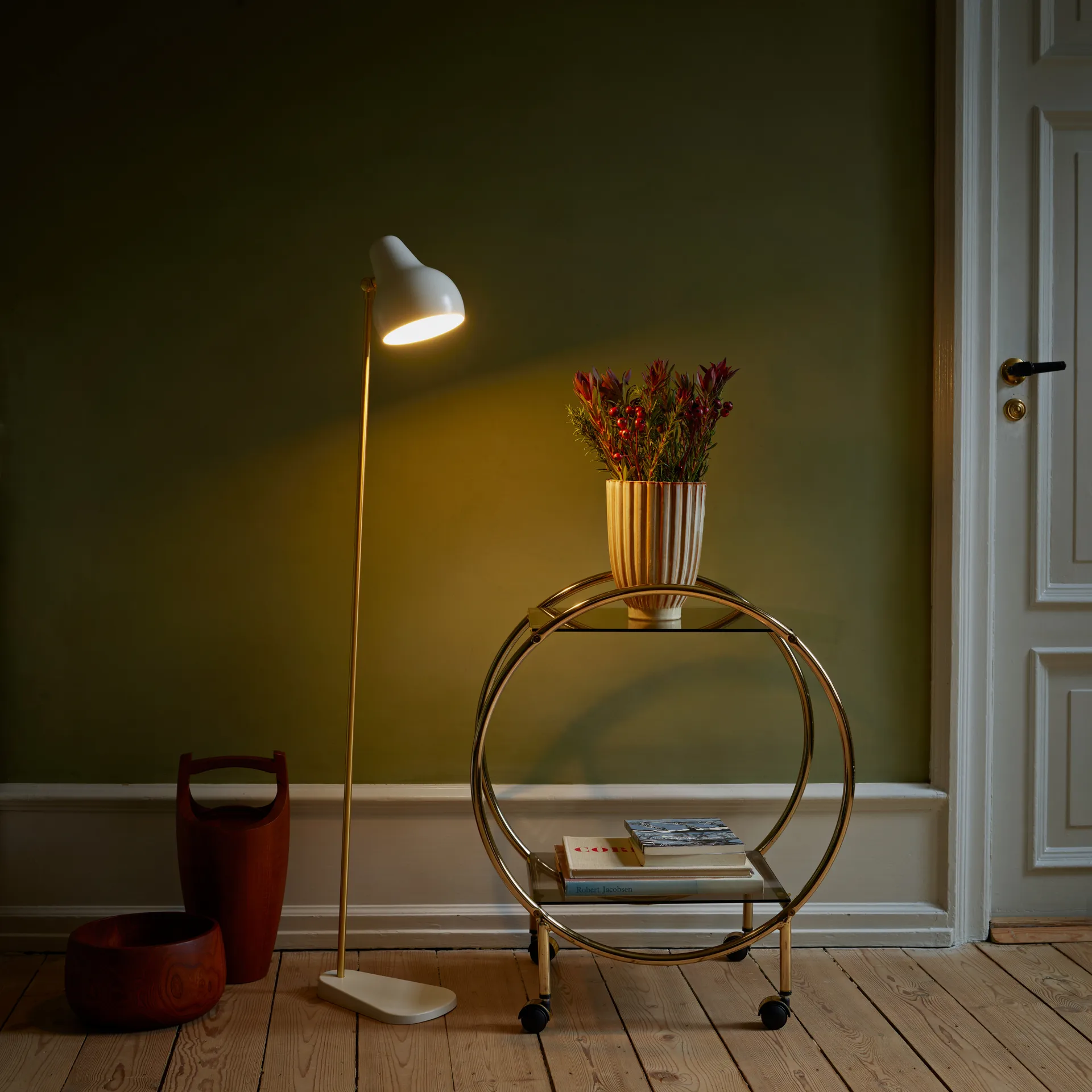VL38 golvlampa, Vit Louis Poulsen