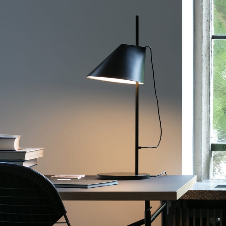 Yuh bordslampa, Svart Louis Poulsen