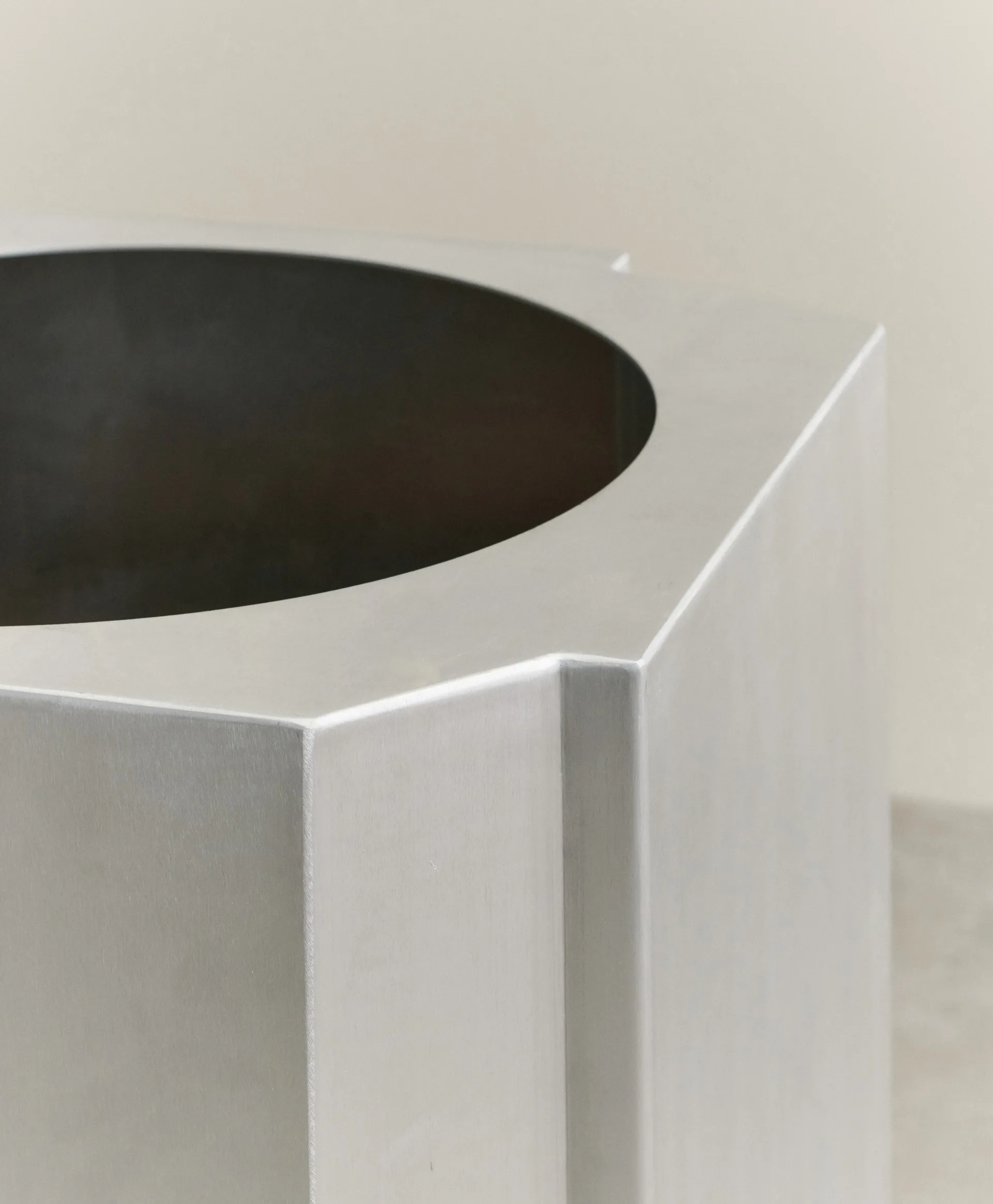 Funki kruka L 52 cm, Brushed Aluminium Louise Roe