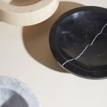 Gallery bricka 33 cm - Svart marmor - Louise Roe
