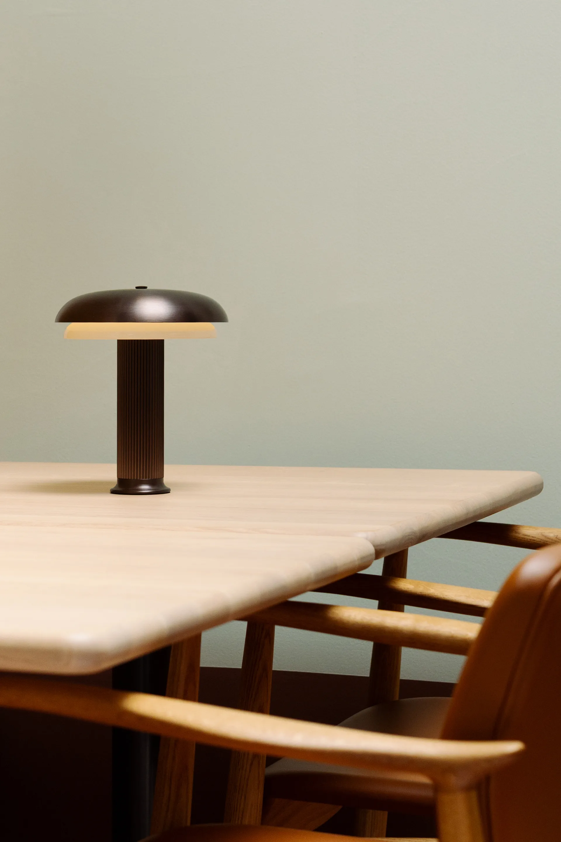 Noote bordslampa portabel, Bronze LYFA