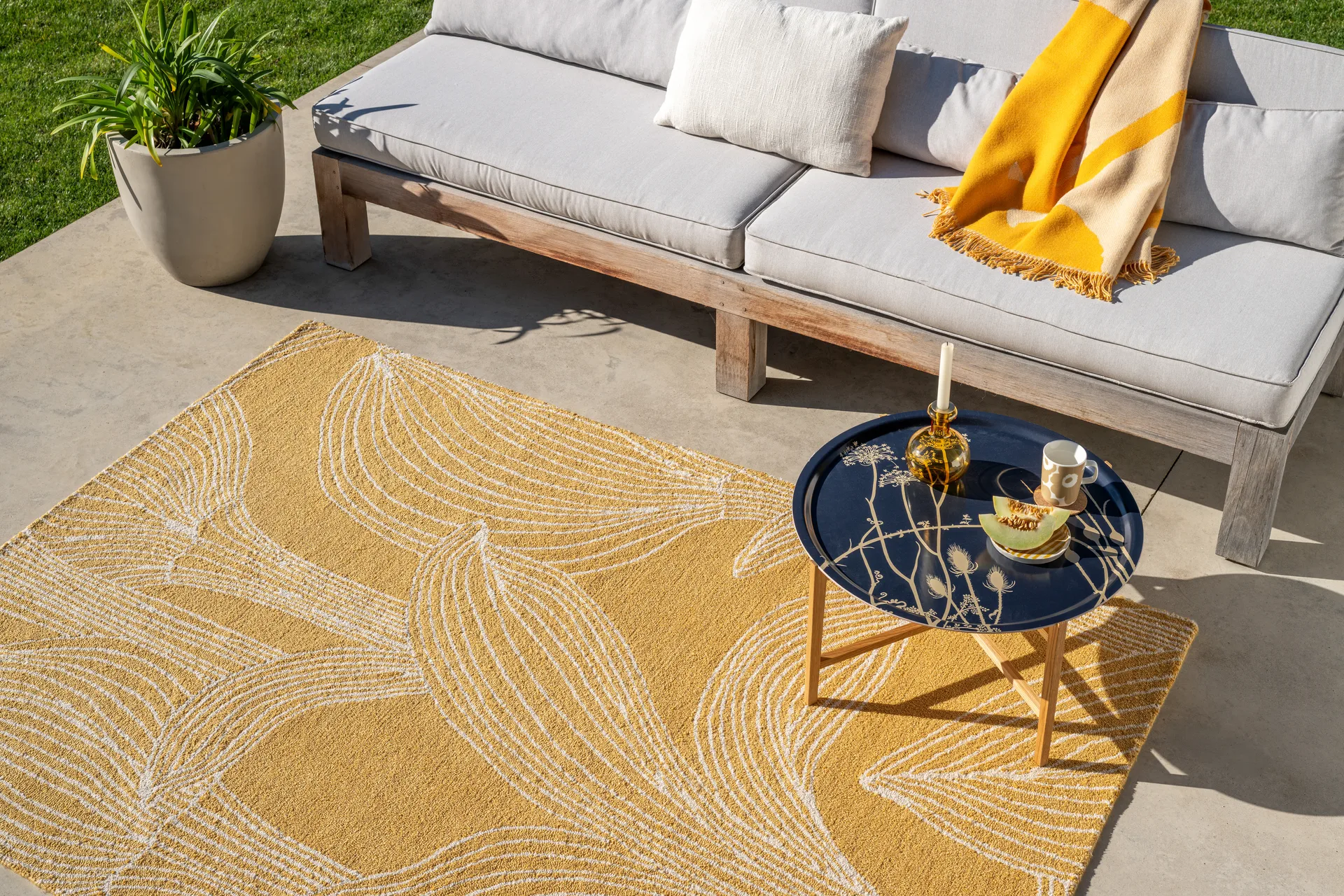Kukat puhkeavat matta outdoor, Straw, 250x350 cm Marimekko