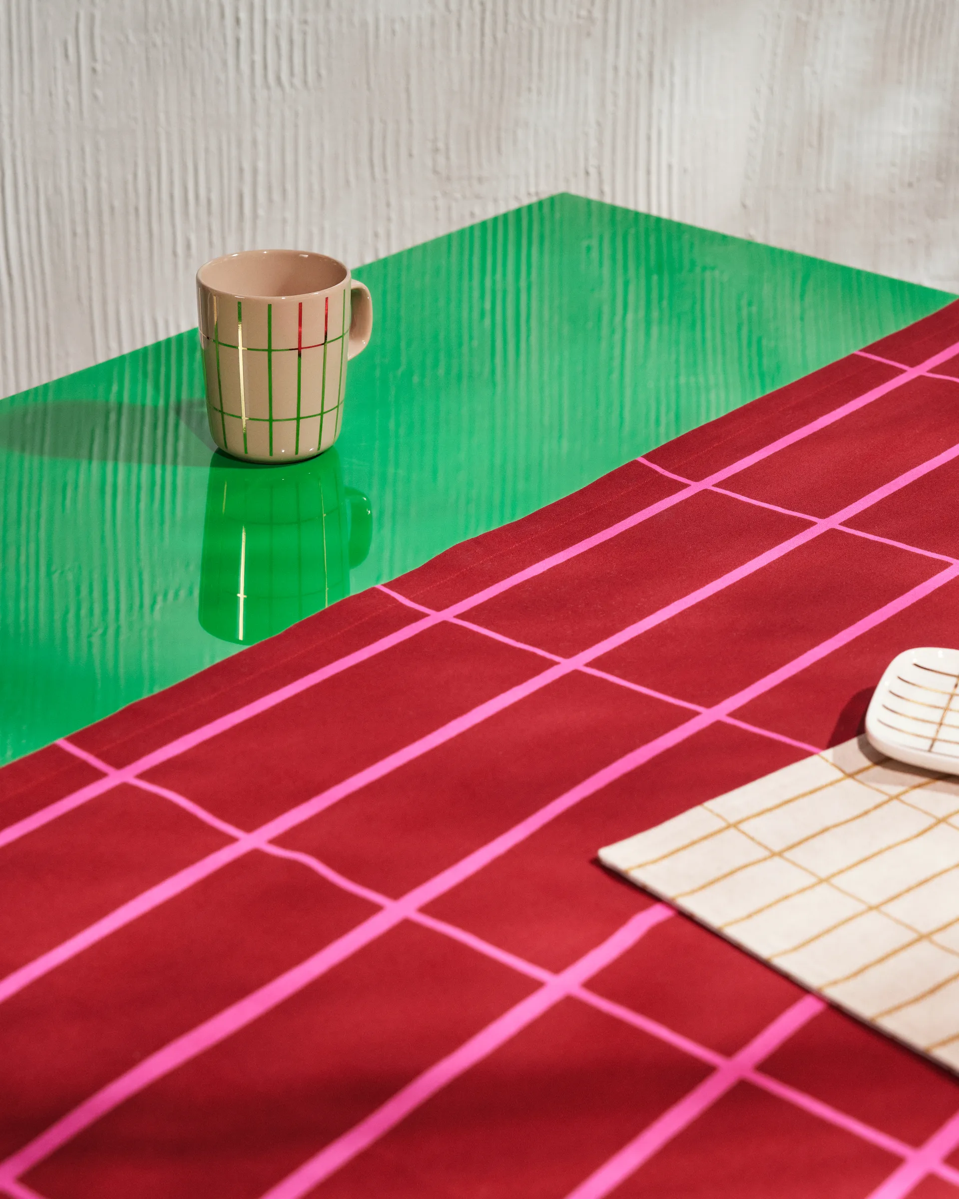 Tiiliskivi metal mugg 25 cl, Beige-guld Marimekko