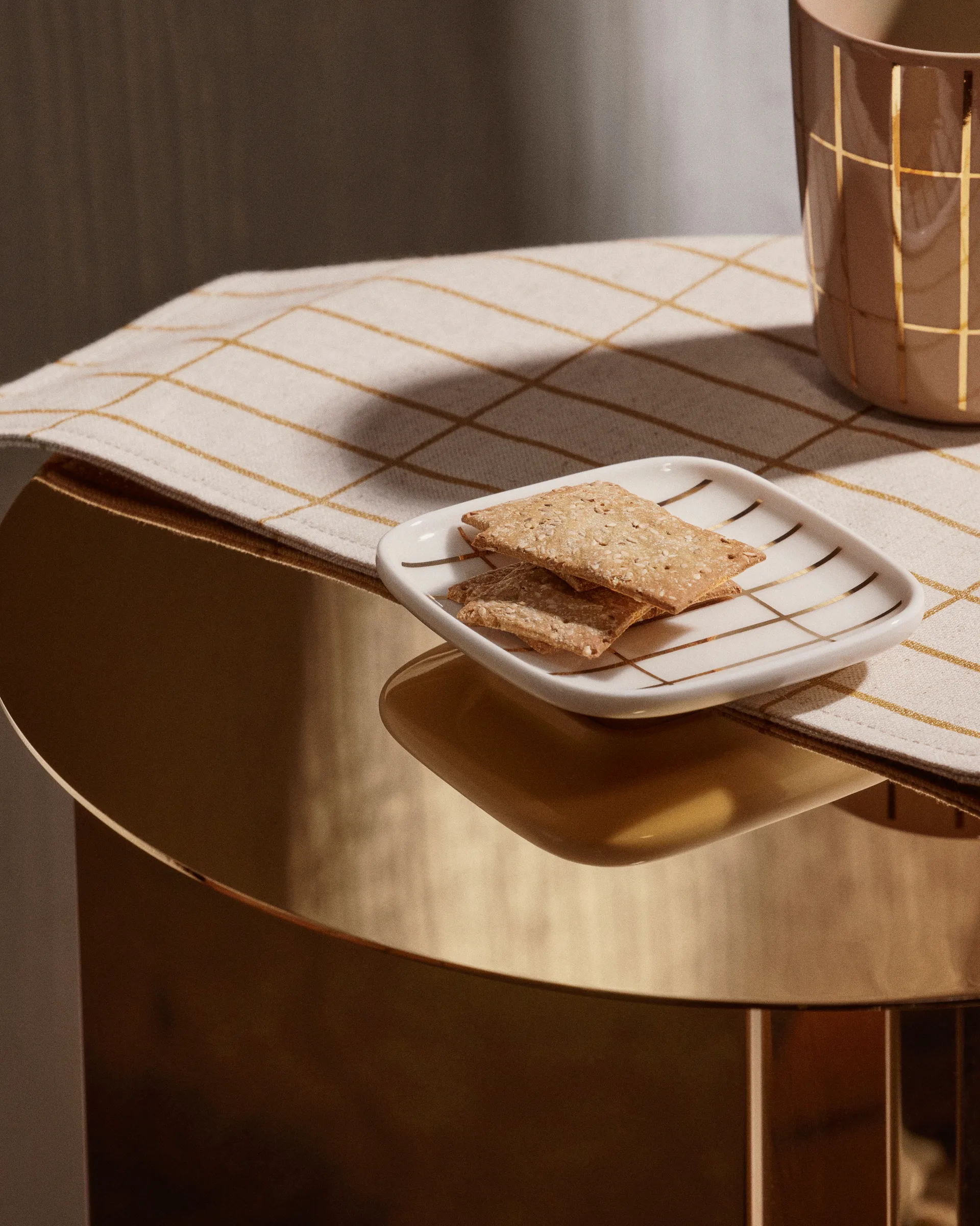 Tiiliskivi metal mugg 25 cl, Beige-guld Marimekko