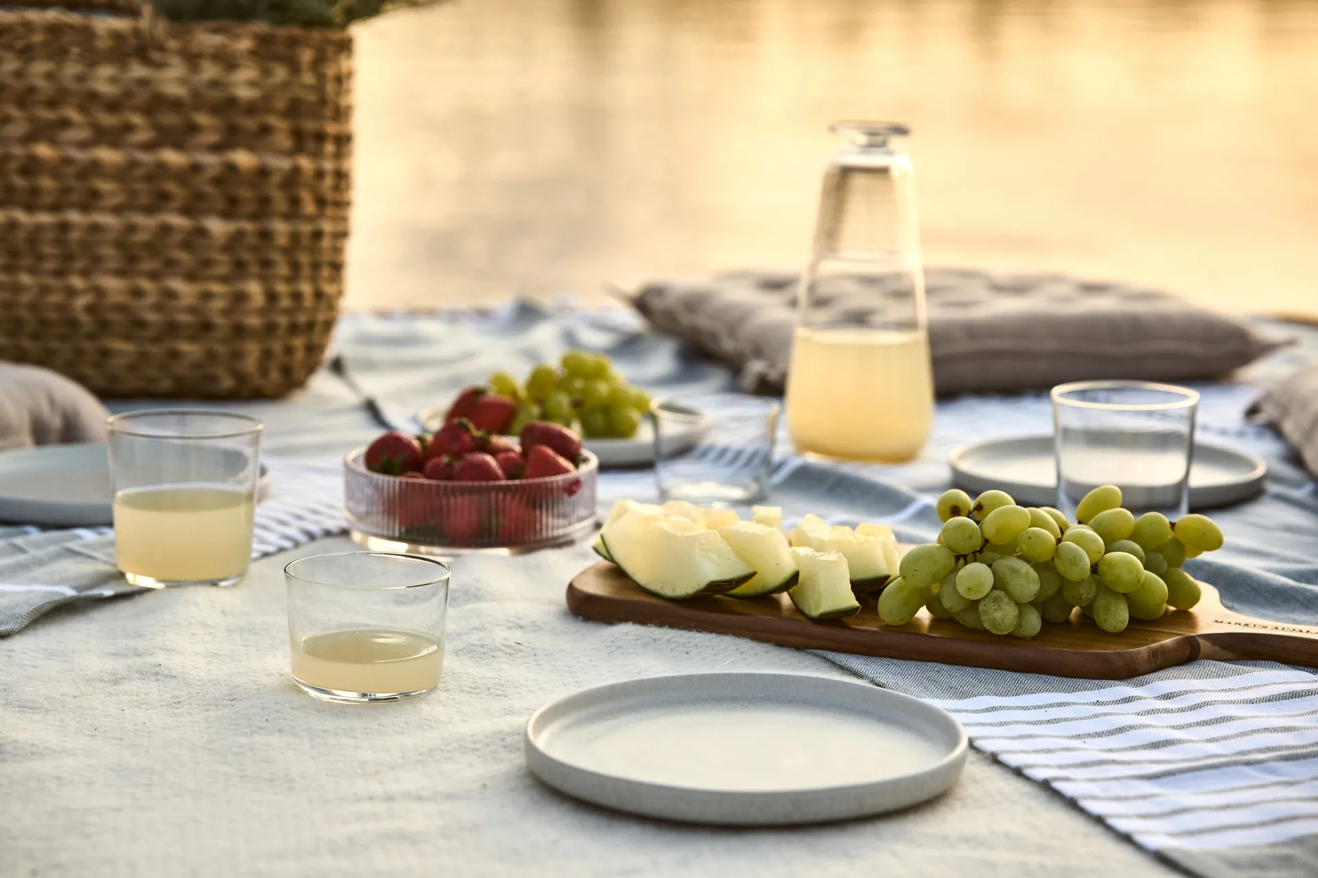 Markus lilla bräda serveringsbricka 20x48 cm, Akacia Markus Aujalay