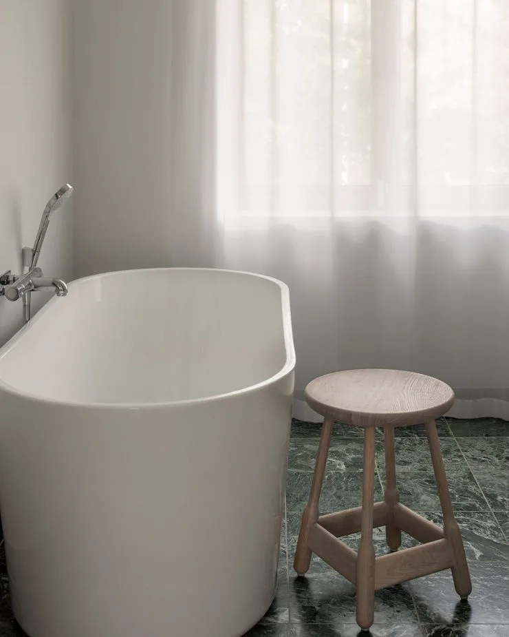 Albert barstol 50 cm, Vitoljad ek Massproductions