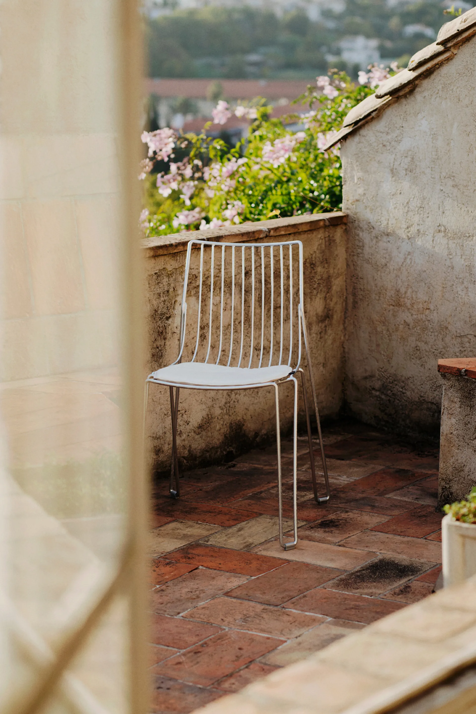 Dyna till Tio stol, Nature Massproductions