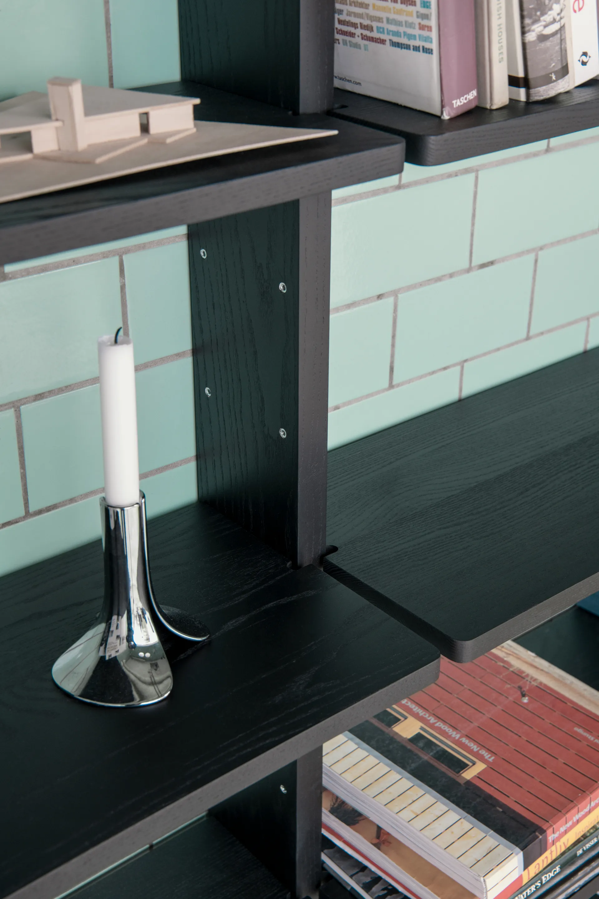 Gridlock Deep Shelf W800 hyllplan, Black stained Ash Massproductions