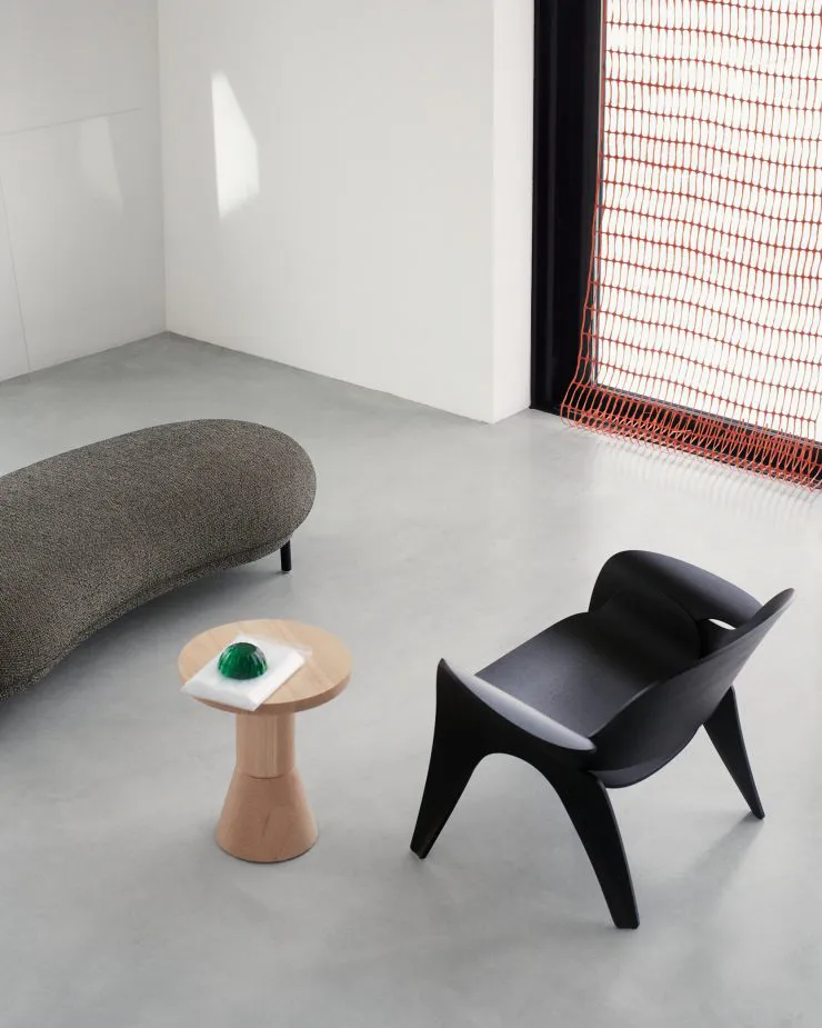 Rose stol, Svartbetsad ek Massproductions