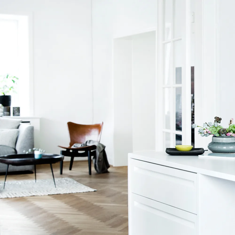 Bowl X-large bord, mango sirka grey, svart stativ Mater