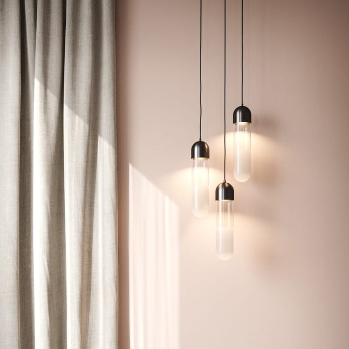 Firefly pendel, black, glas/sandblästrad glasskärm Mater