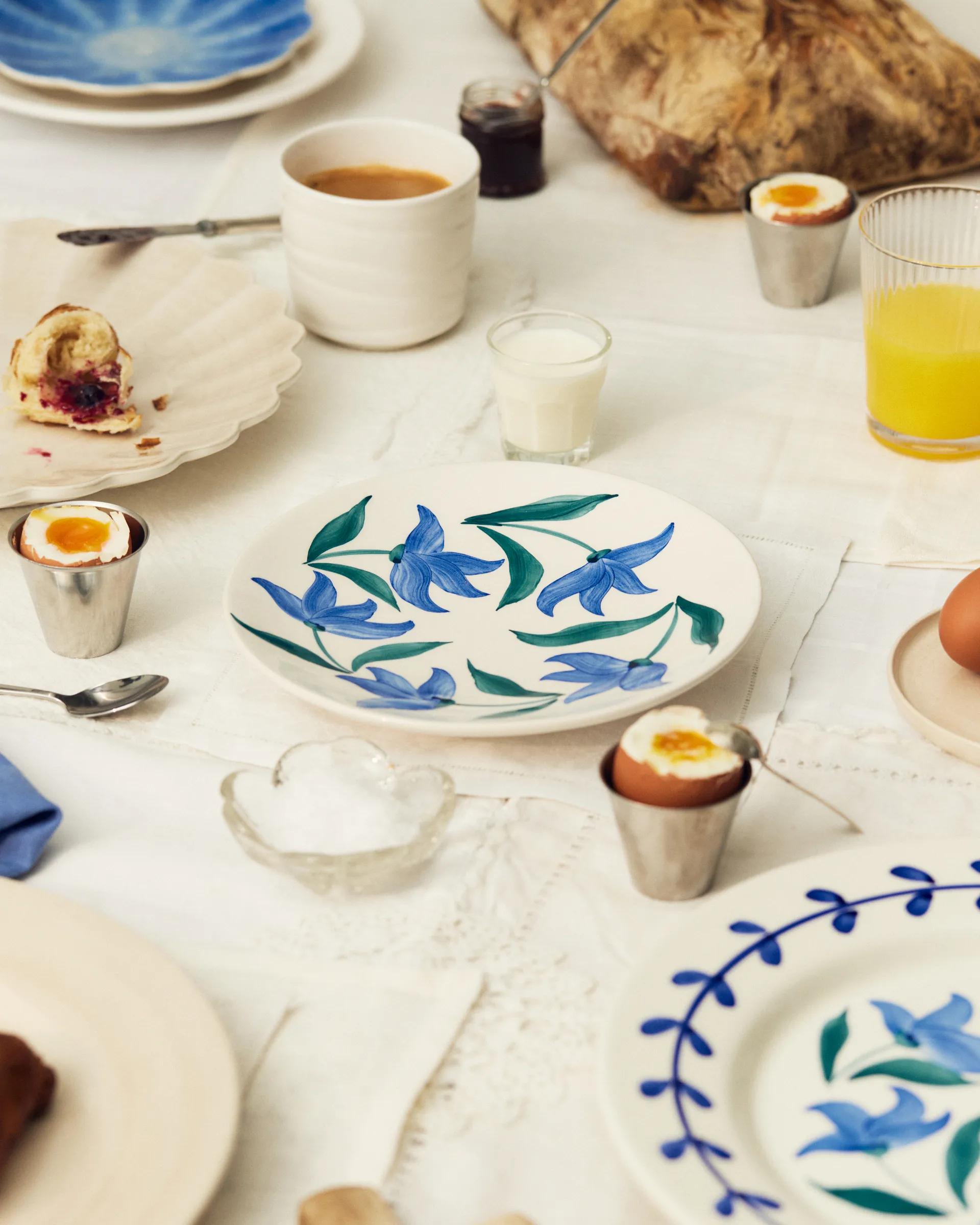 Flowers blossom assiett Ø20 cm, Vit Mateus