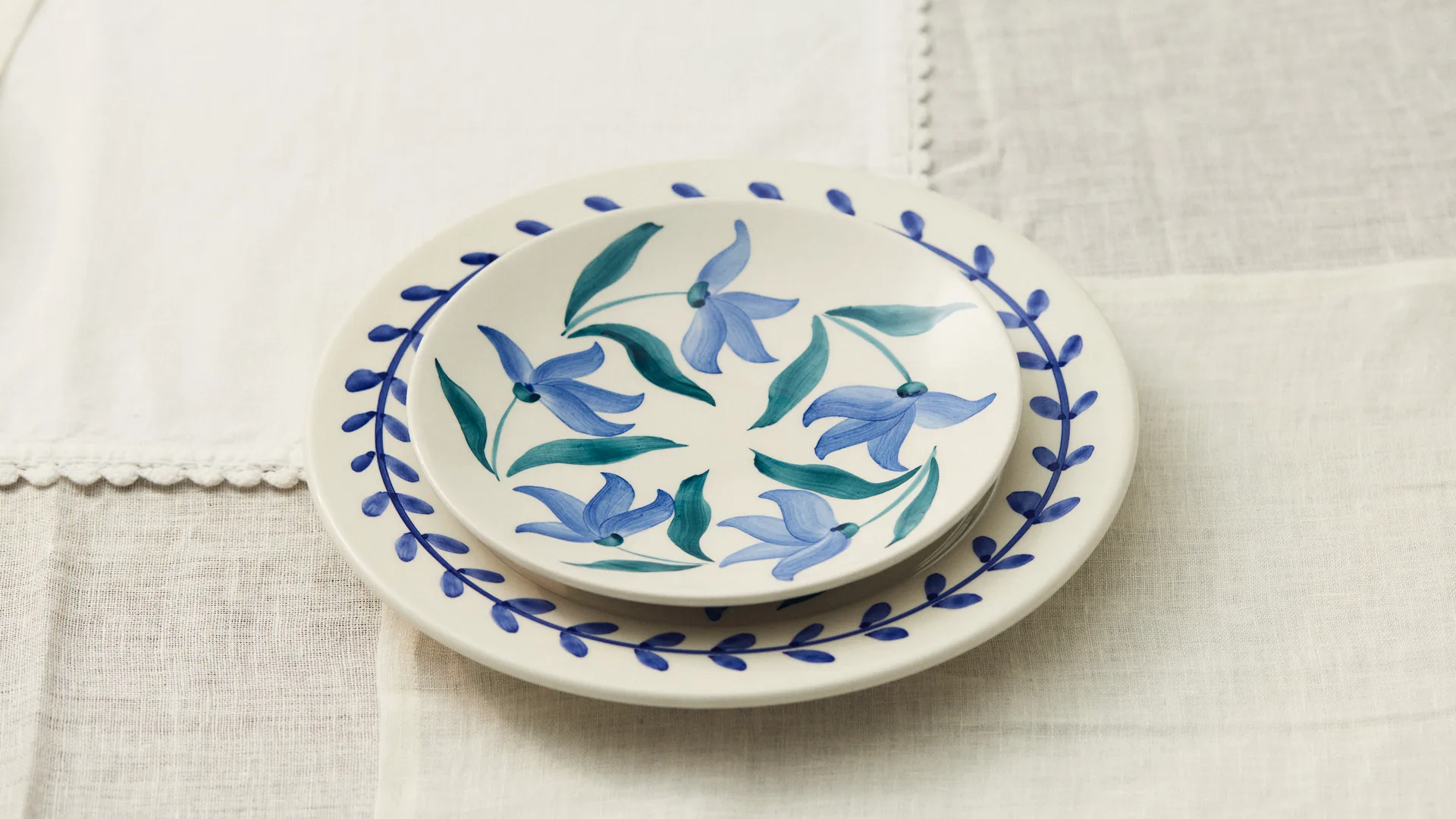 Flowers blossom assiett Ø20 cm, Vit Mateus