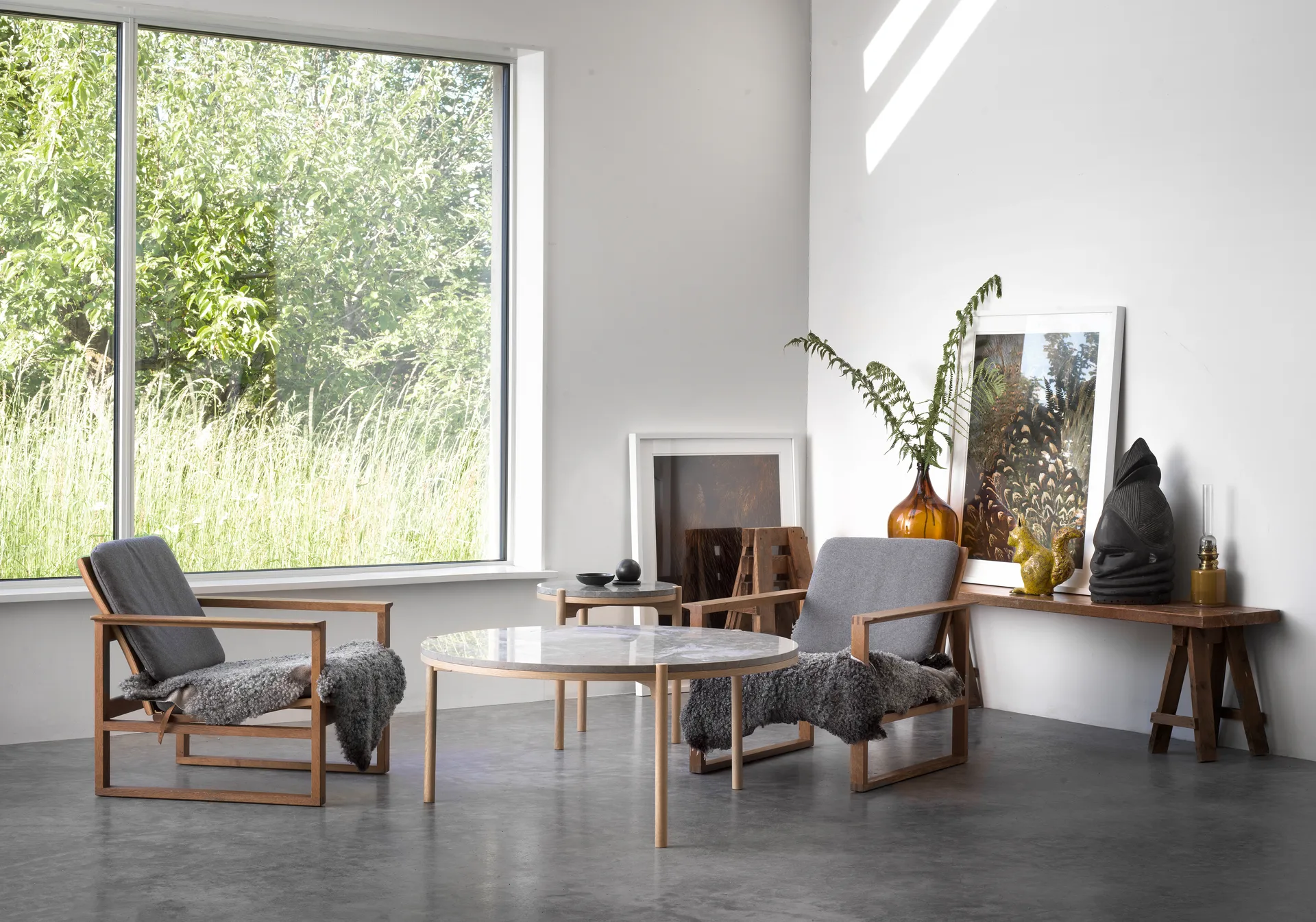 Dondo soffbord vitpigmenterad ek Ø80 cm, Slipad kalksten Mavis