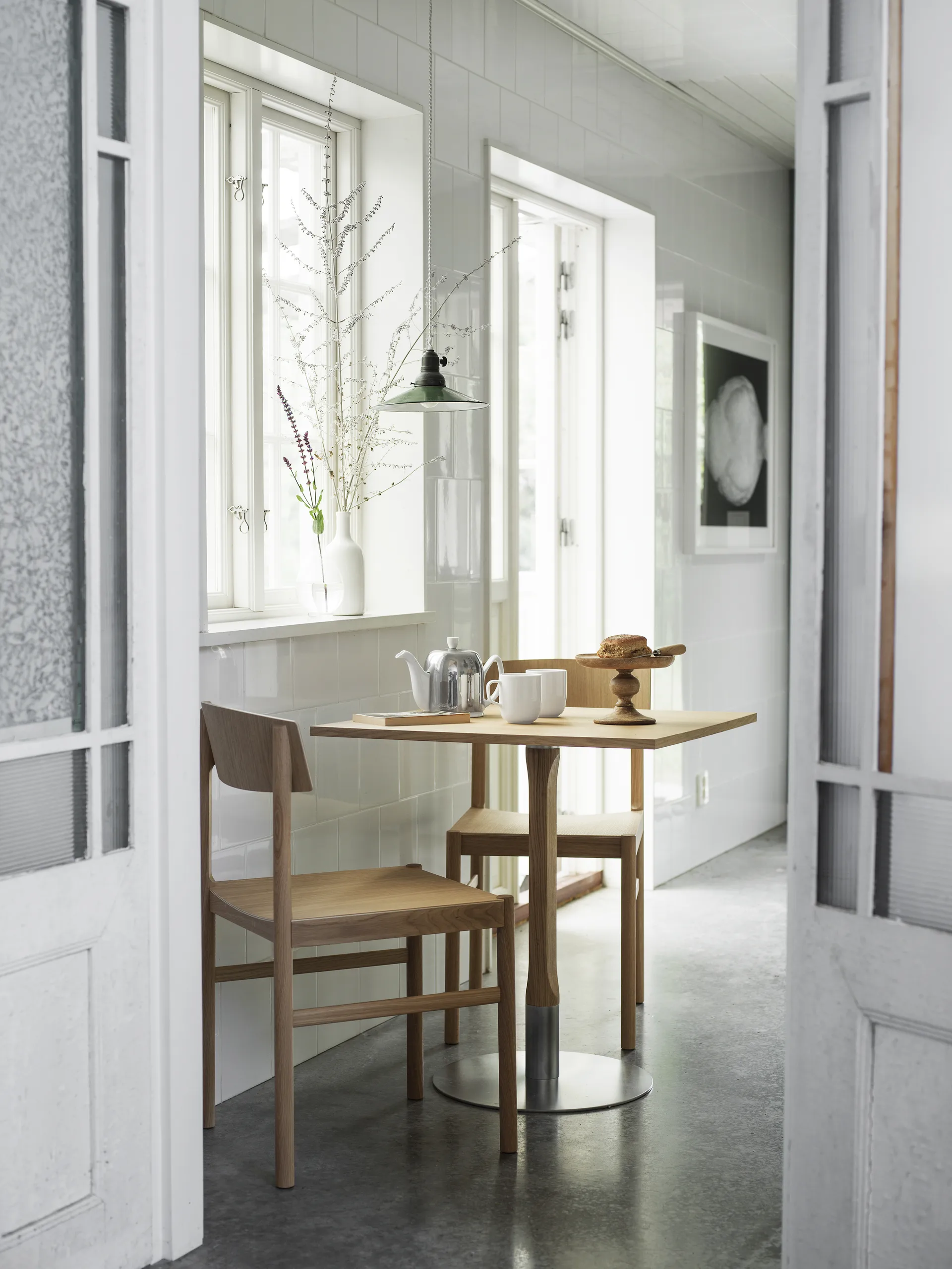 Rod stol, Vitpigmenterad mattlackad ek Mavis