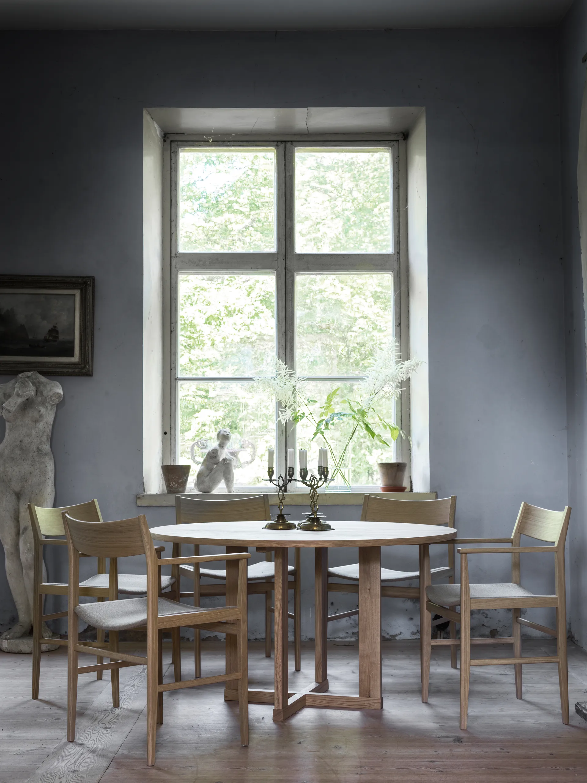 Siza karmstol, Vitpigmenterad ek-lin sits Mavis