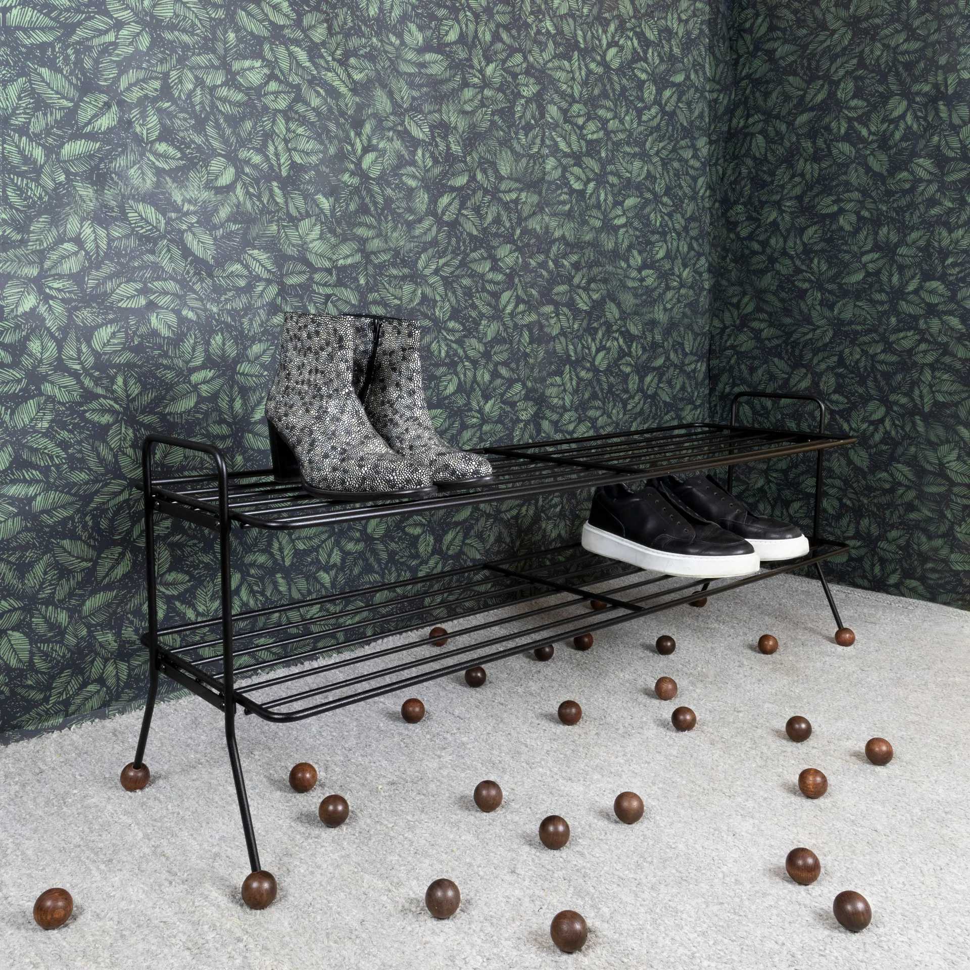 Bill skohylla L, Svart-mörkbrun Maze