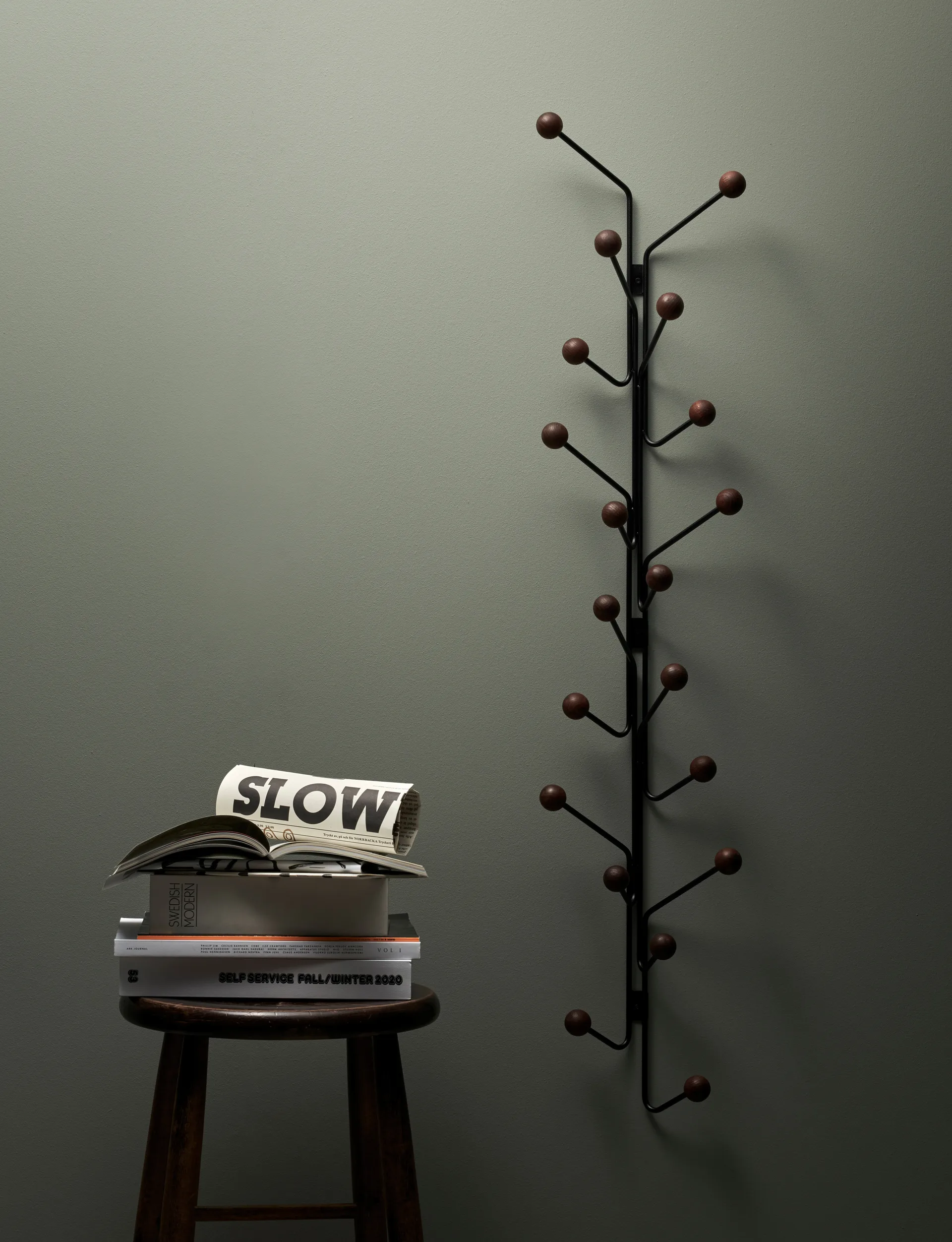 Bill Vertical klädhängare, Svart-mörkbrun Maze