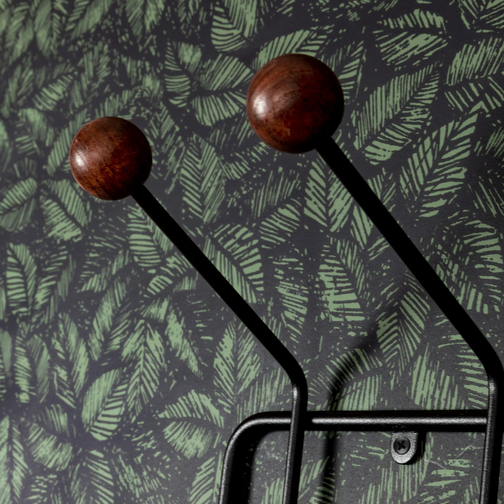 Bill XS klädhängare, Svart-mörkbrun Maze