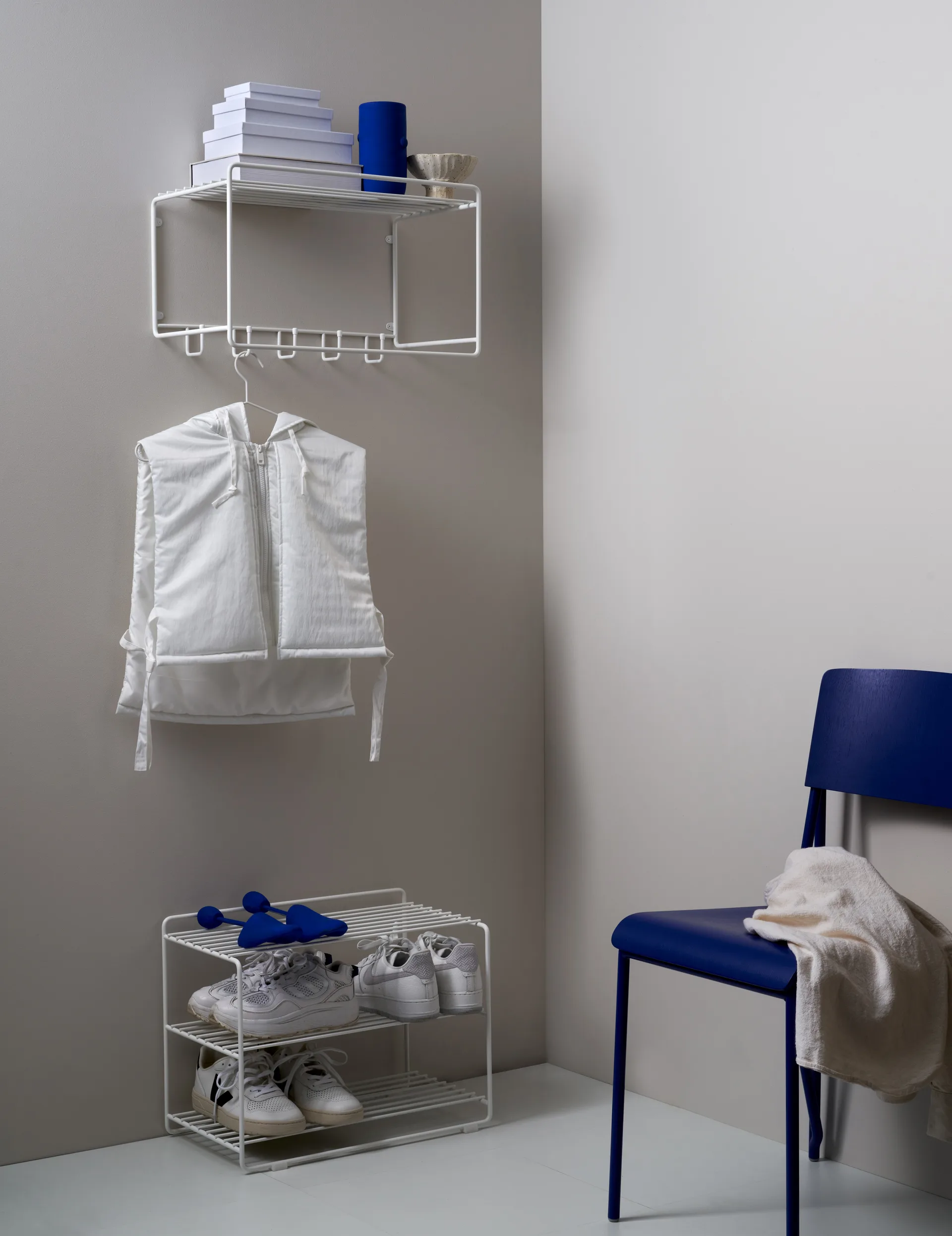 Downtown skohylla, Vit Maze