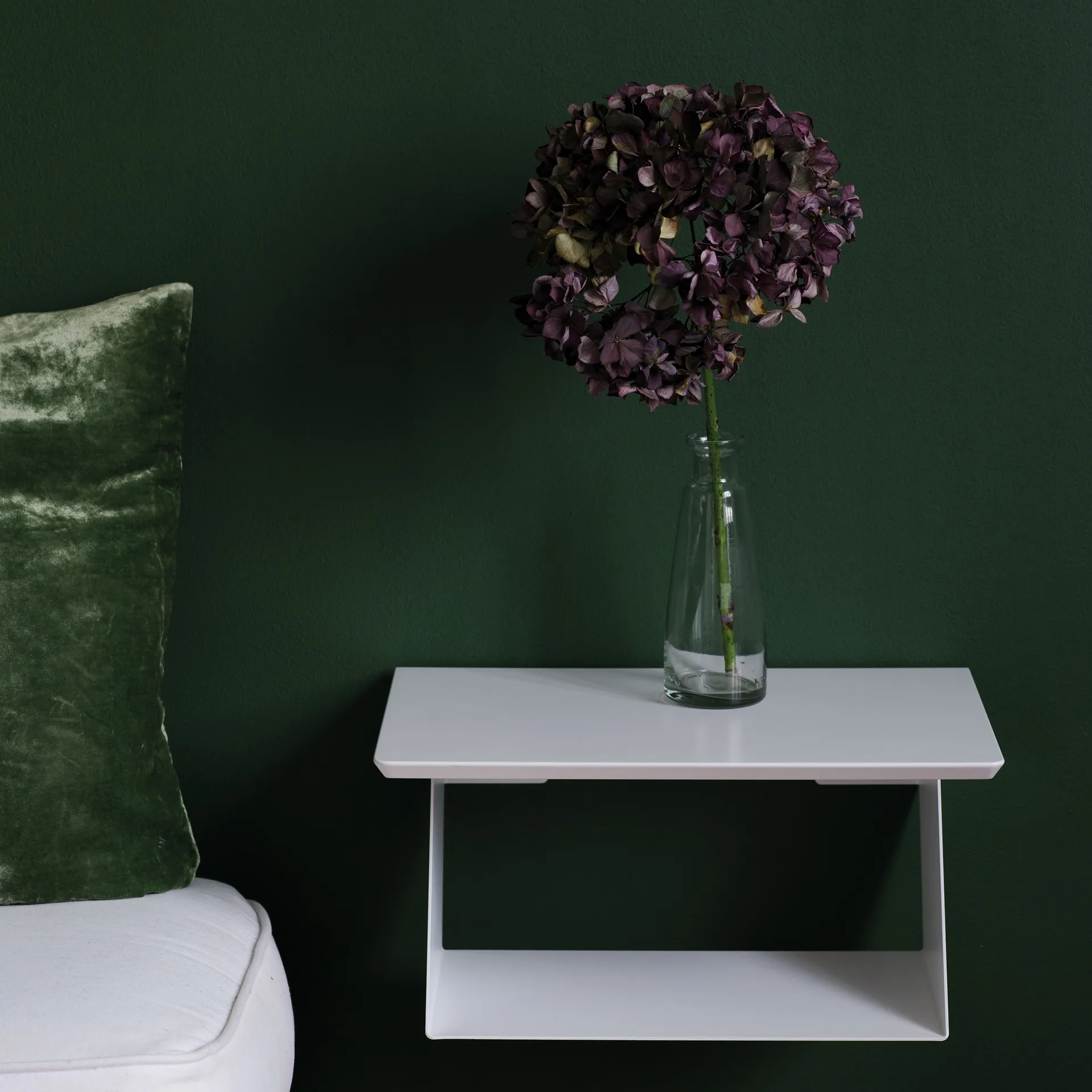 Edgy hylla, vit Maze