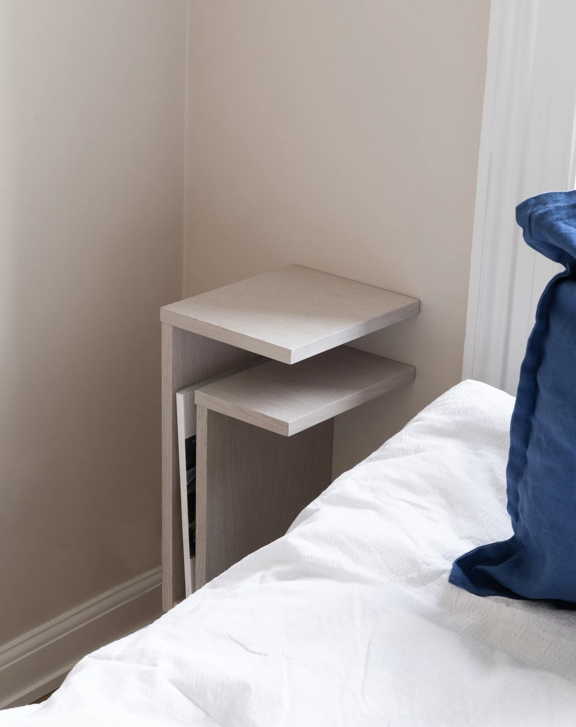 F-shelf vägghylla white oak, Hylla åt höger Maze