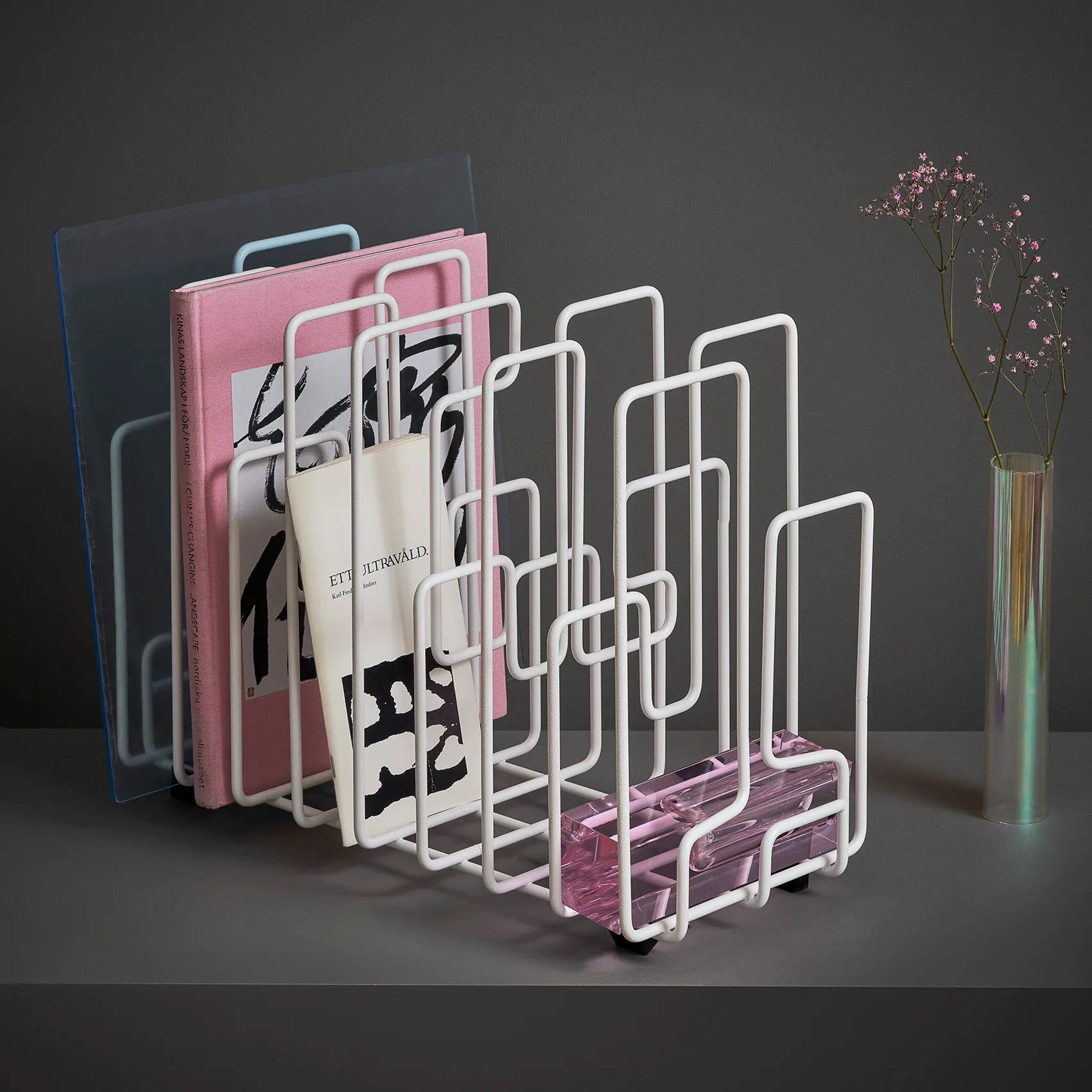 In The Neighbourhood tidningsställ, Vit Maze