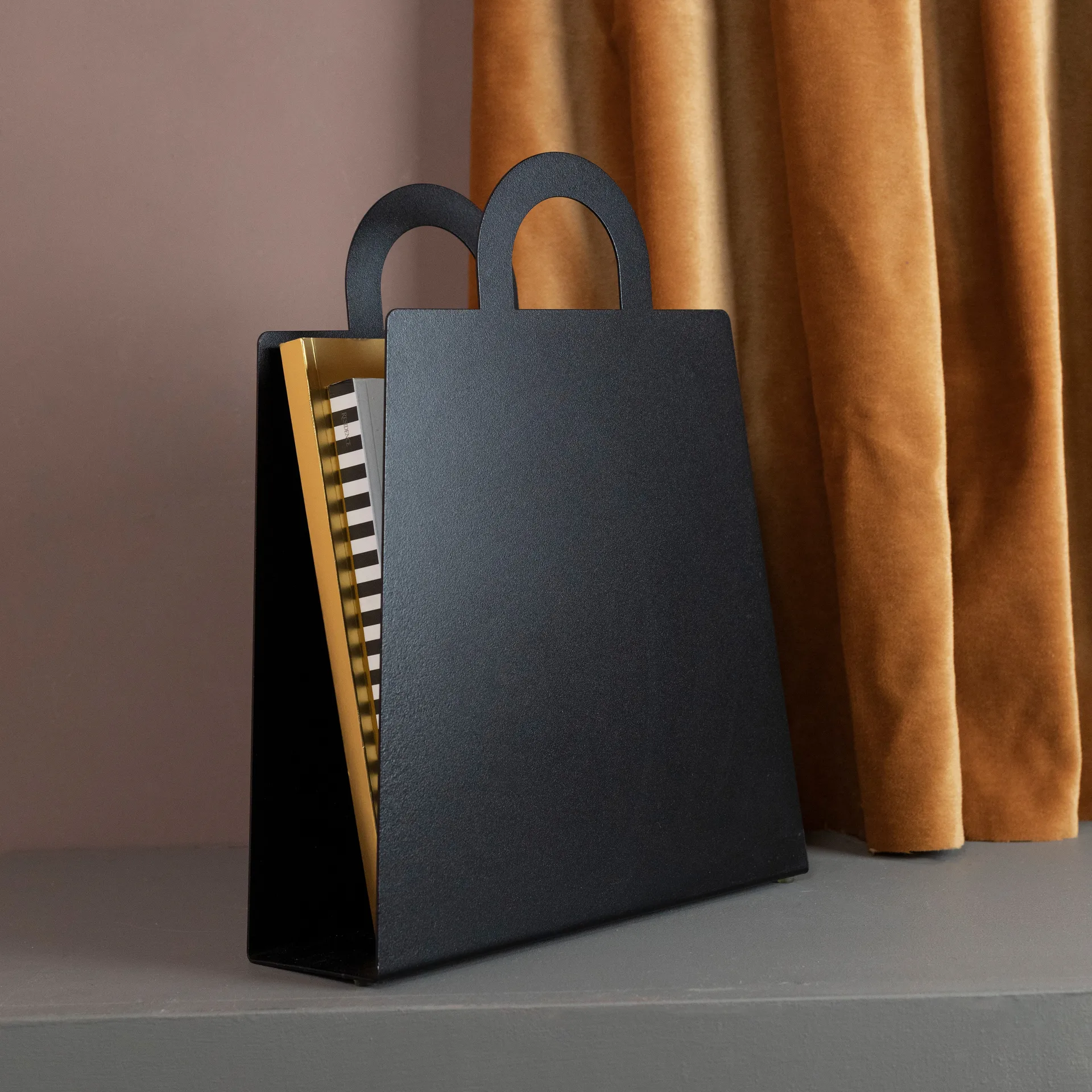 MagBag tidningsställ, svart Maze