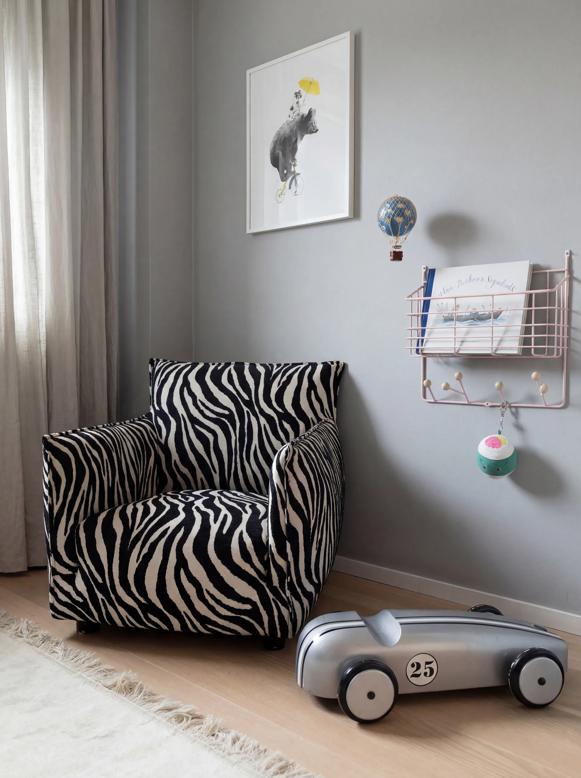 Mitten shelf hylla junior, Pale pink, 38,6x35,2x8,6 cm Maze