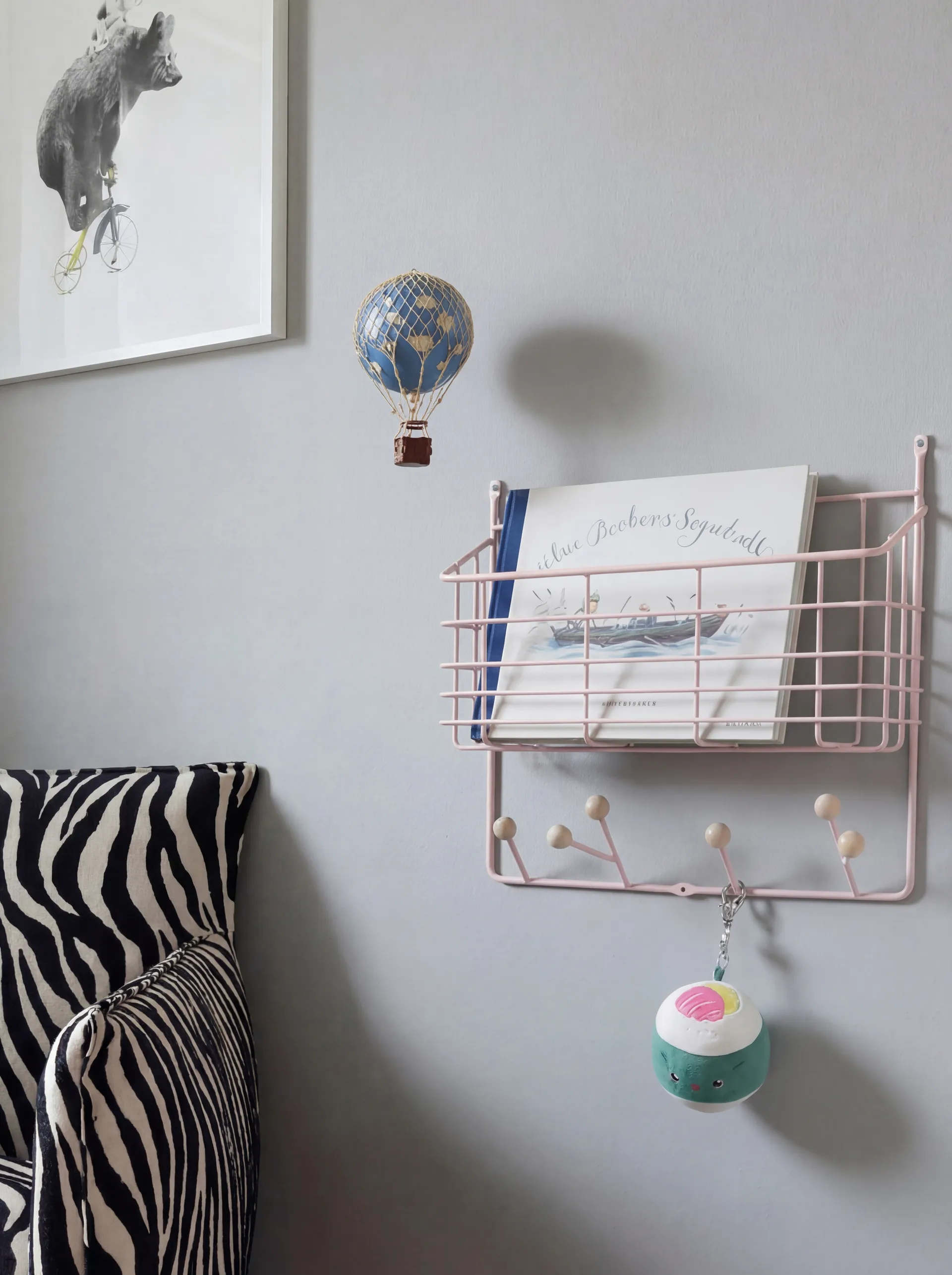 Mitten shelf hylla junior, Pale pink, 38,6x35,2x8,6 cm Maze