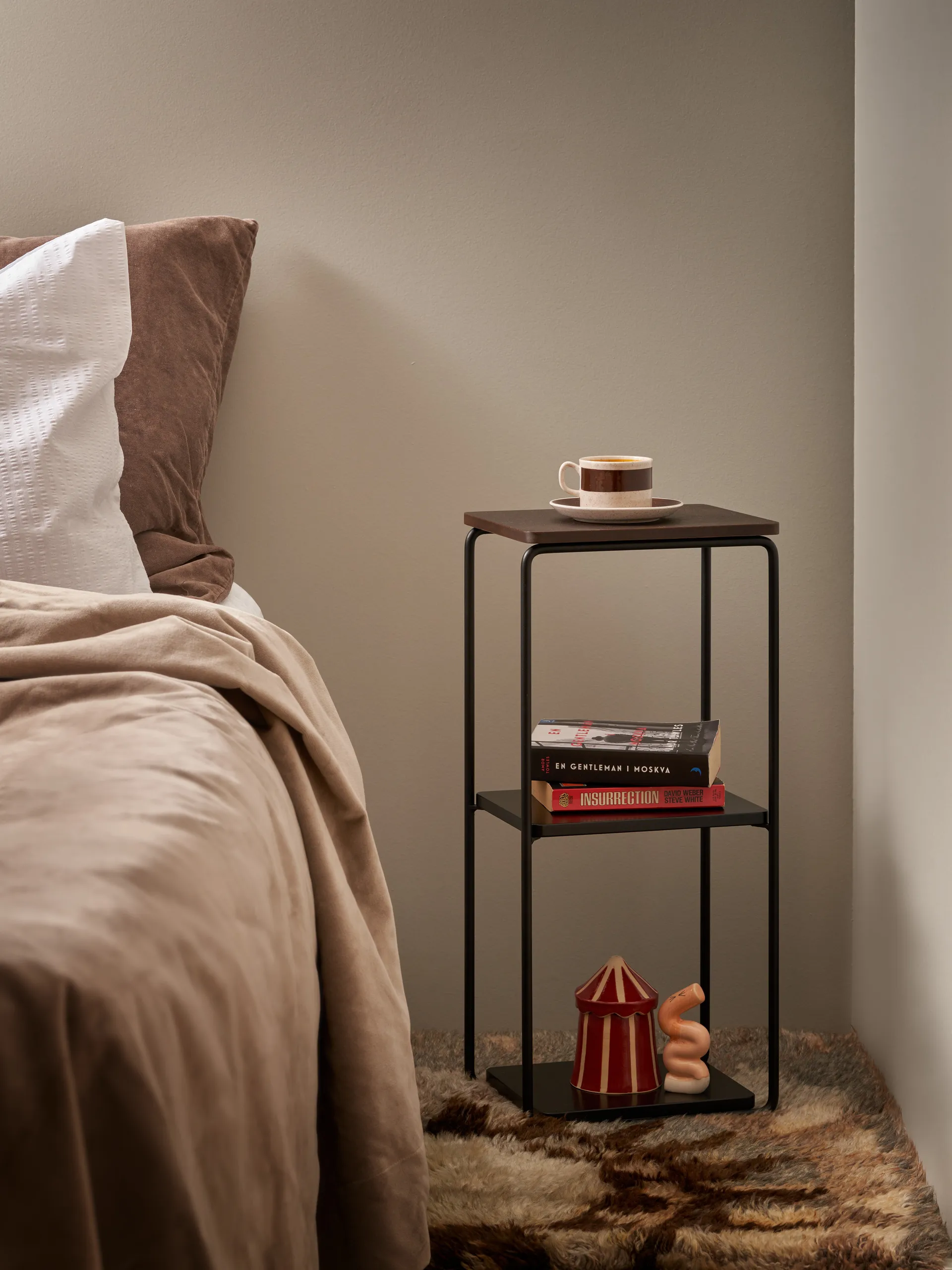 Mixrack Floor Shelf S hylla 26x19x57,2 cm, Stained oak-black Maze