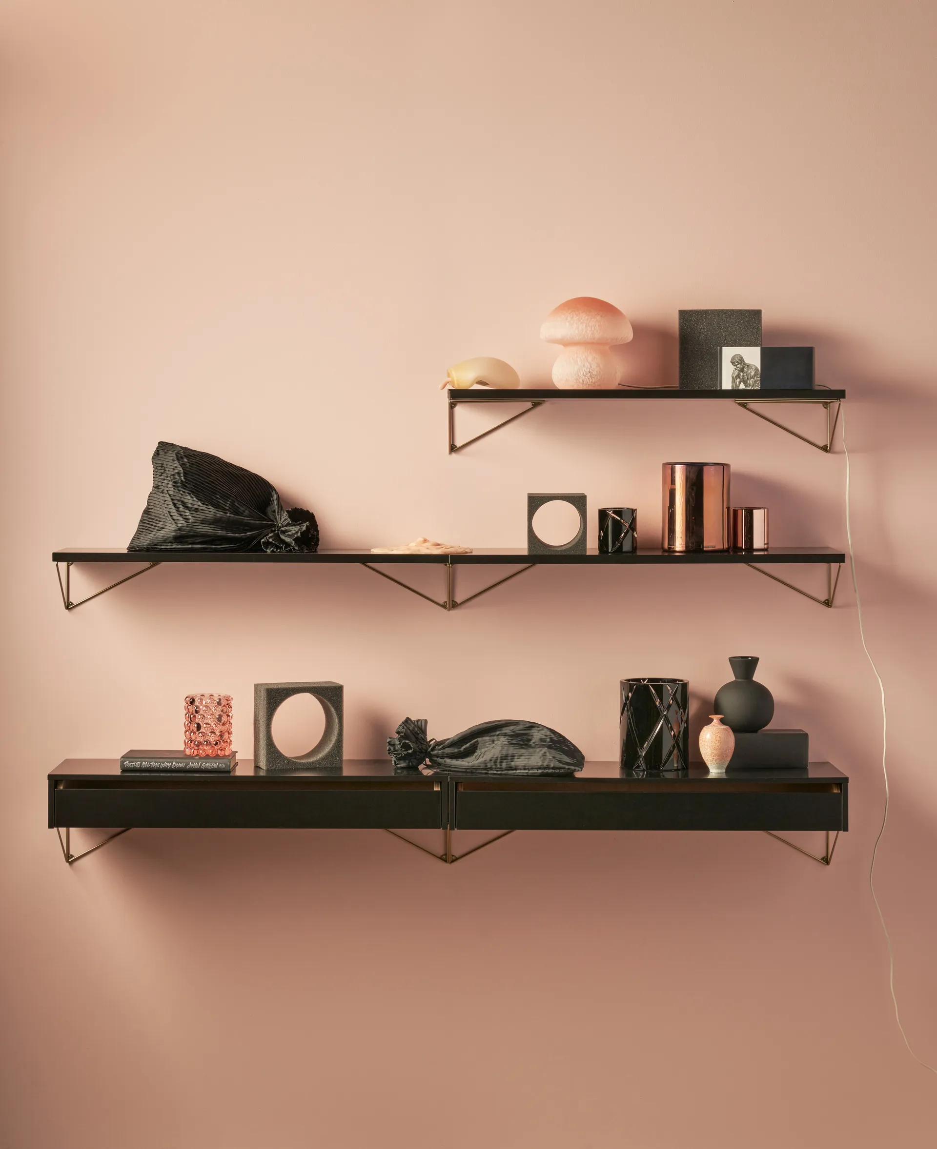 Pythagoras Shelf hyllplan, svart Maze