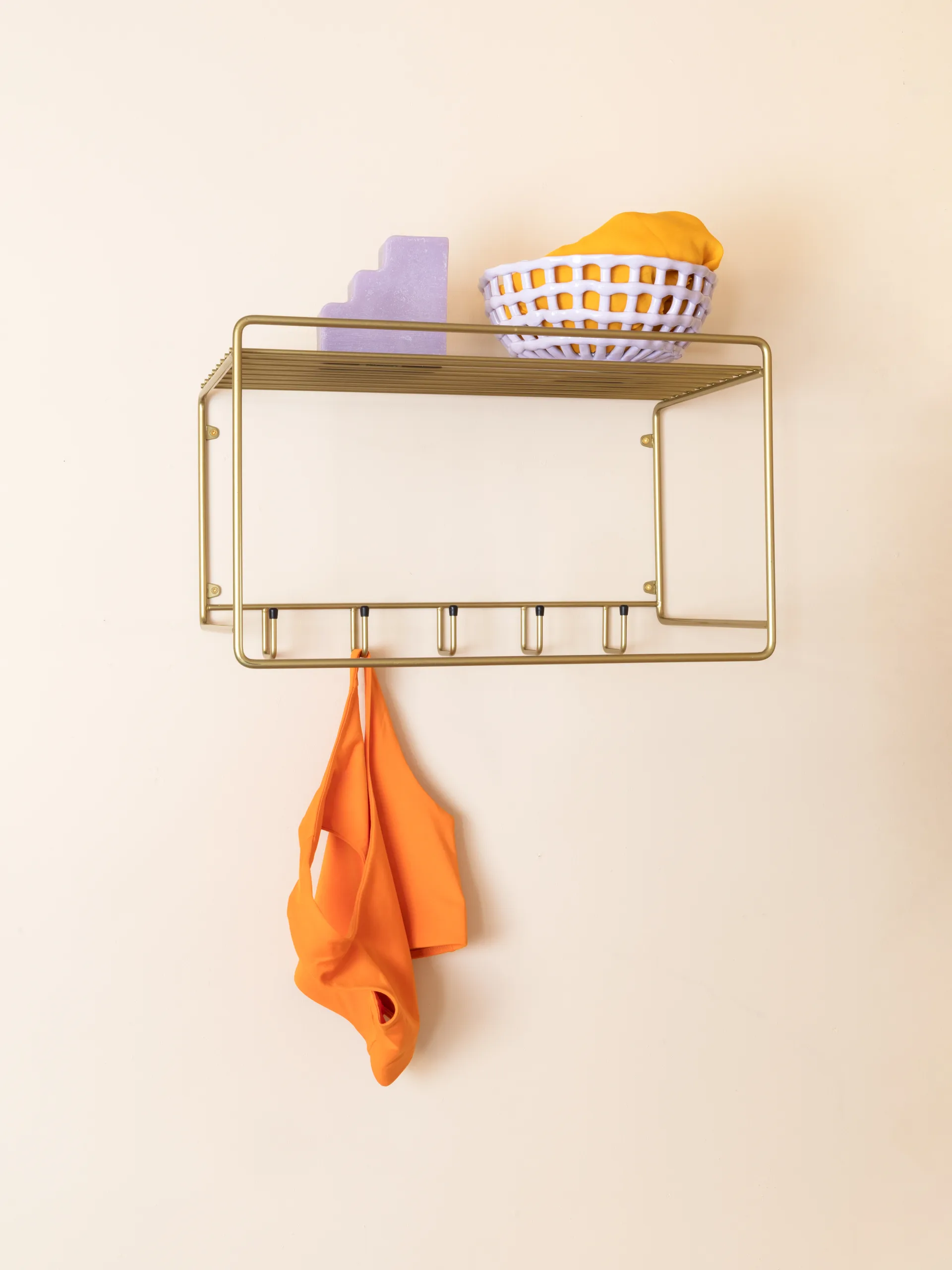 Uptown hatthylla, Mässing Maze