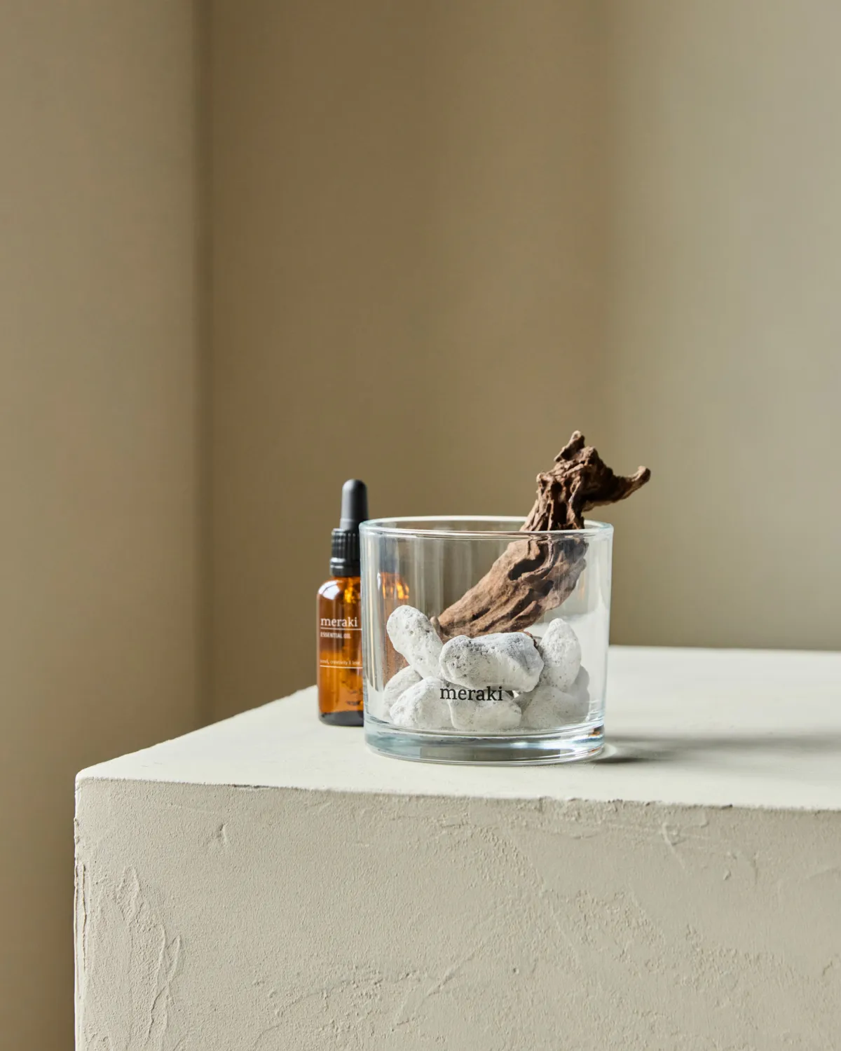 Meraki doftspridare lavasten och trä inkl. olja, Herbal calm, Vit Meraki