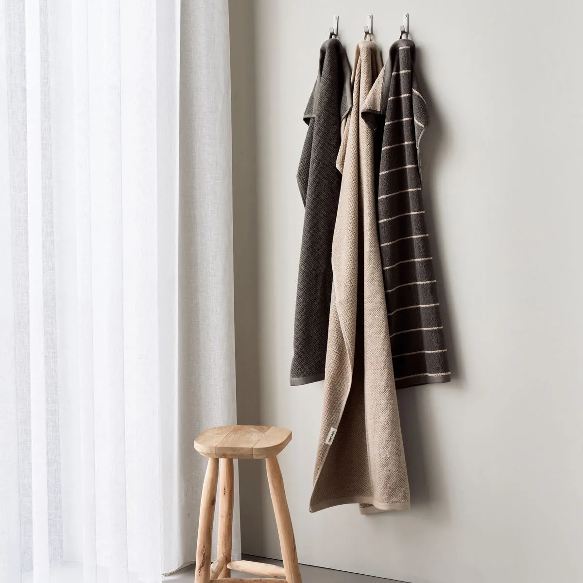 Solid handduk 70x140 cm, Safari Meraki