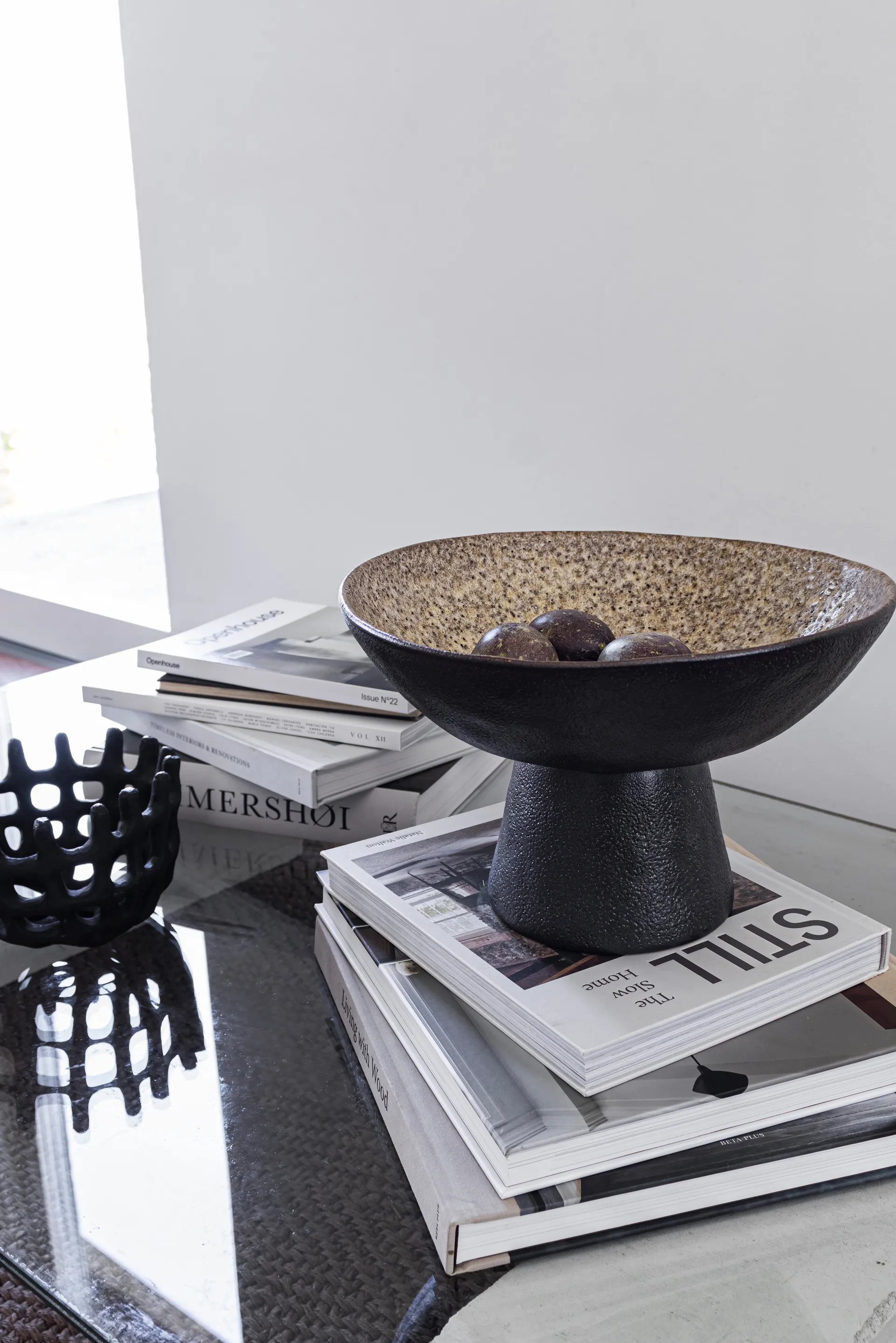 By Hand skål på fot Ø31,5x20 cm, Sand Mette Ditmer