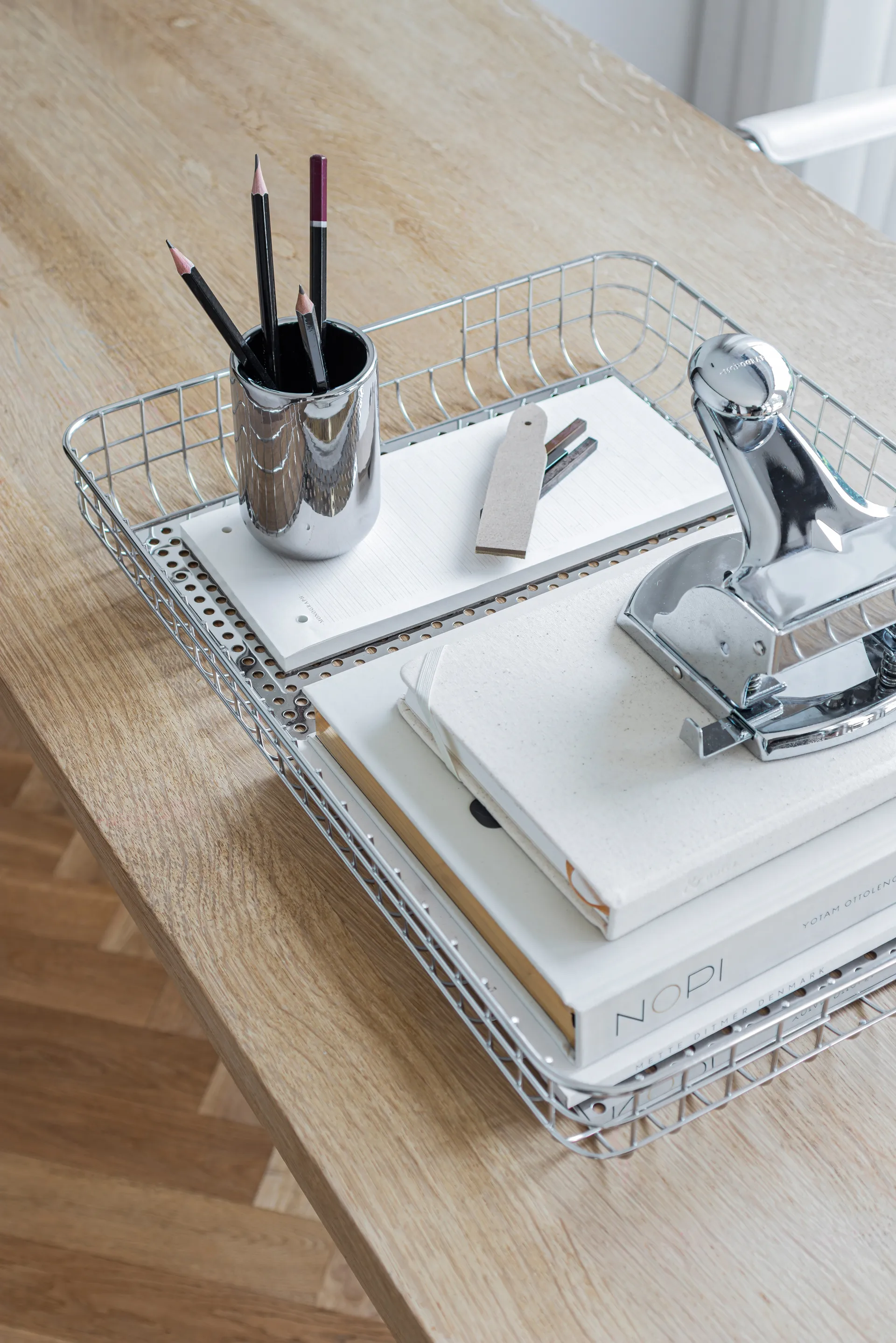Lift serveringsbricka 33,5x45,5 cm, Chrome Mette Ditmer