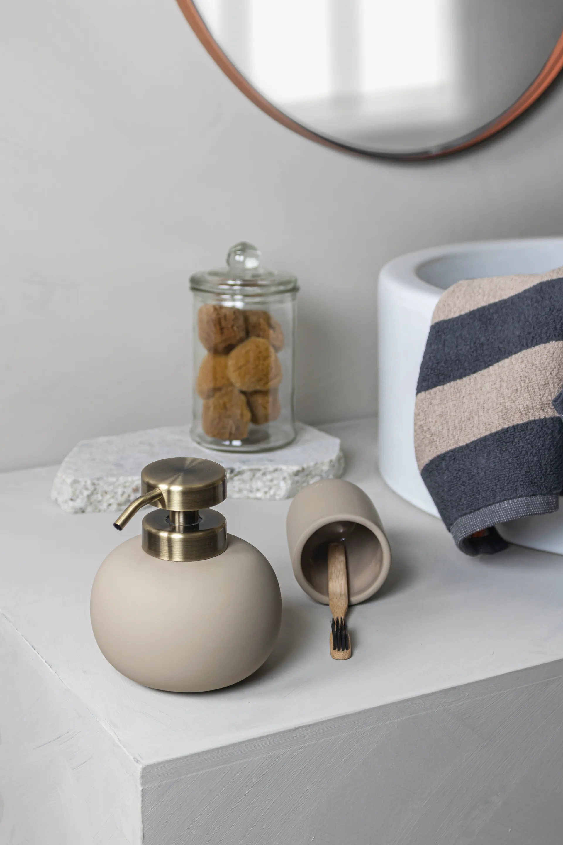 Lotus tvålpump, Sand (off-white) Mette Ditmer