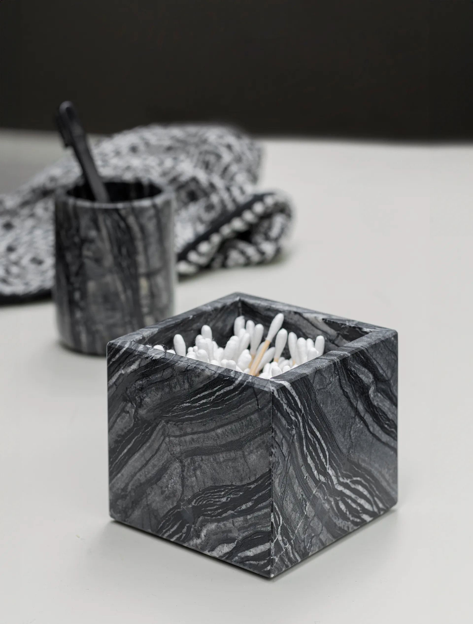 Marble kub 8,5x8,5 cm, Black-grey Mette Ditmer
