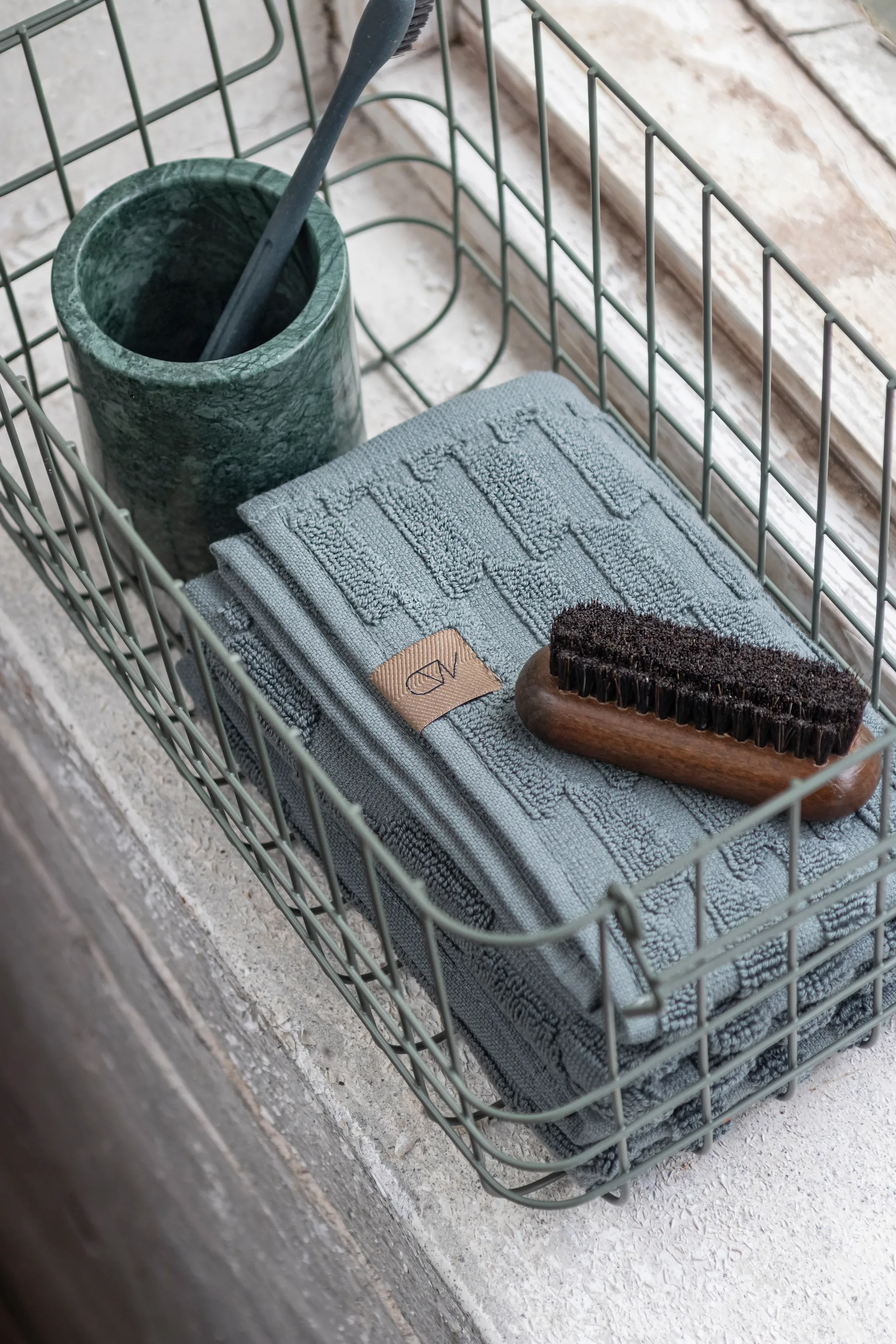 Marble tandborsthållare 10 cm, Dark forest Mette Ditmer