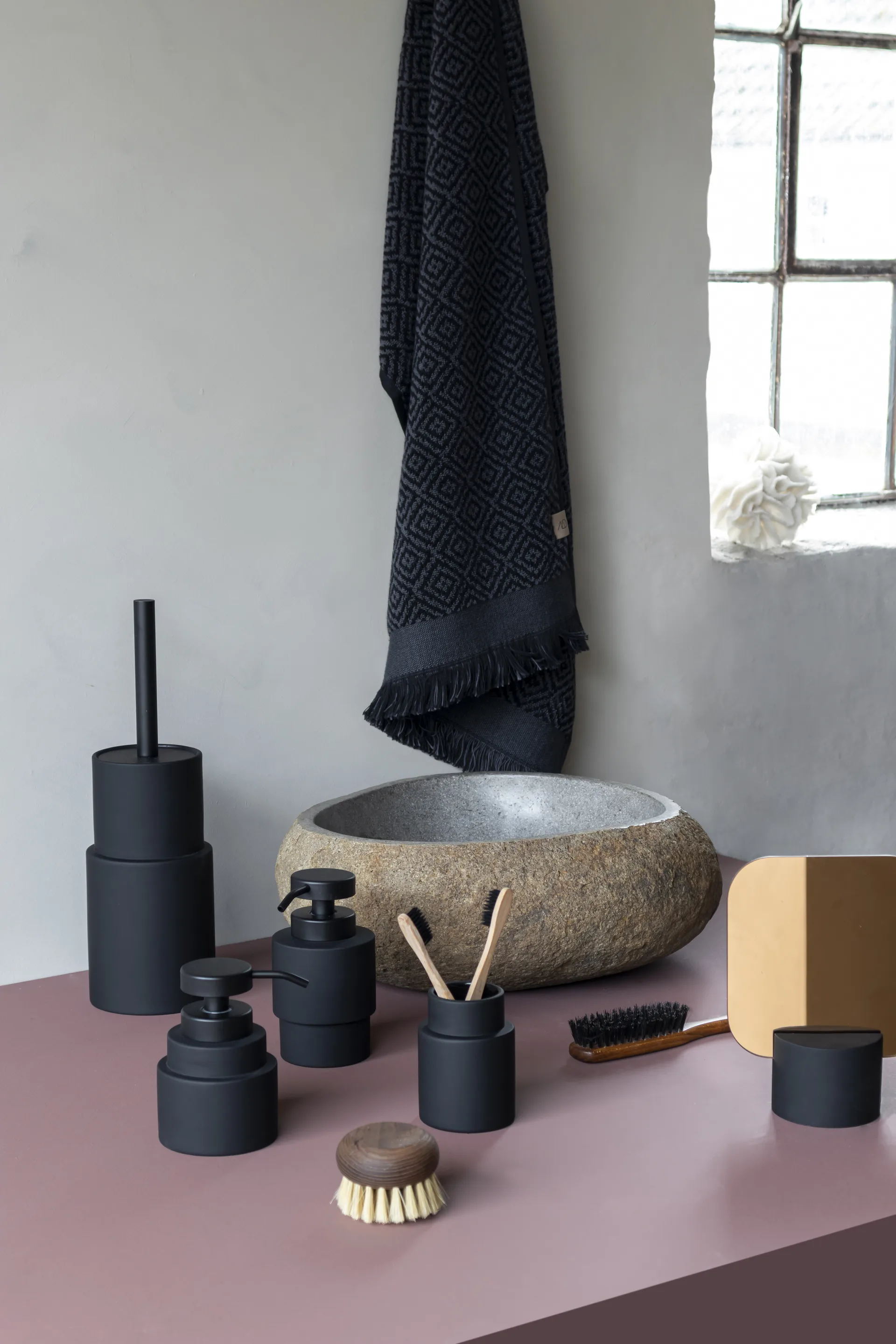 Shades tvålpump låg, Svart Mette Ditmer