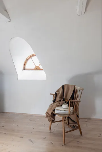 Shadow pläd - Latte-black, 130x175 cm - Mette Ditmer