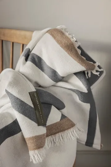 Shadow pläd - Off-white-grey, 130x175 cm - Mette Ditmer